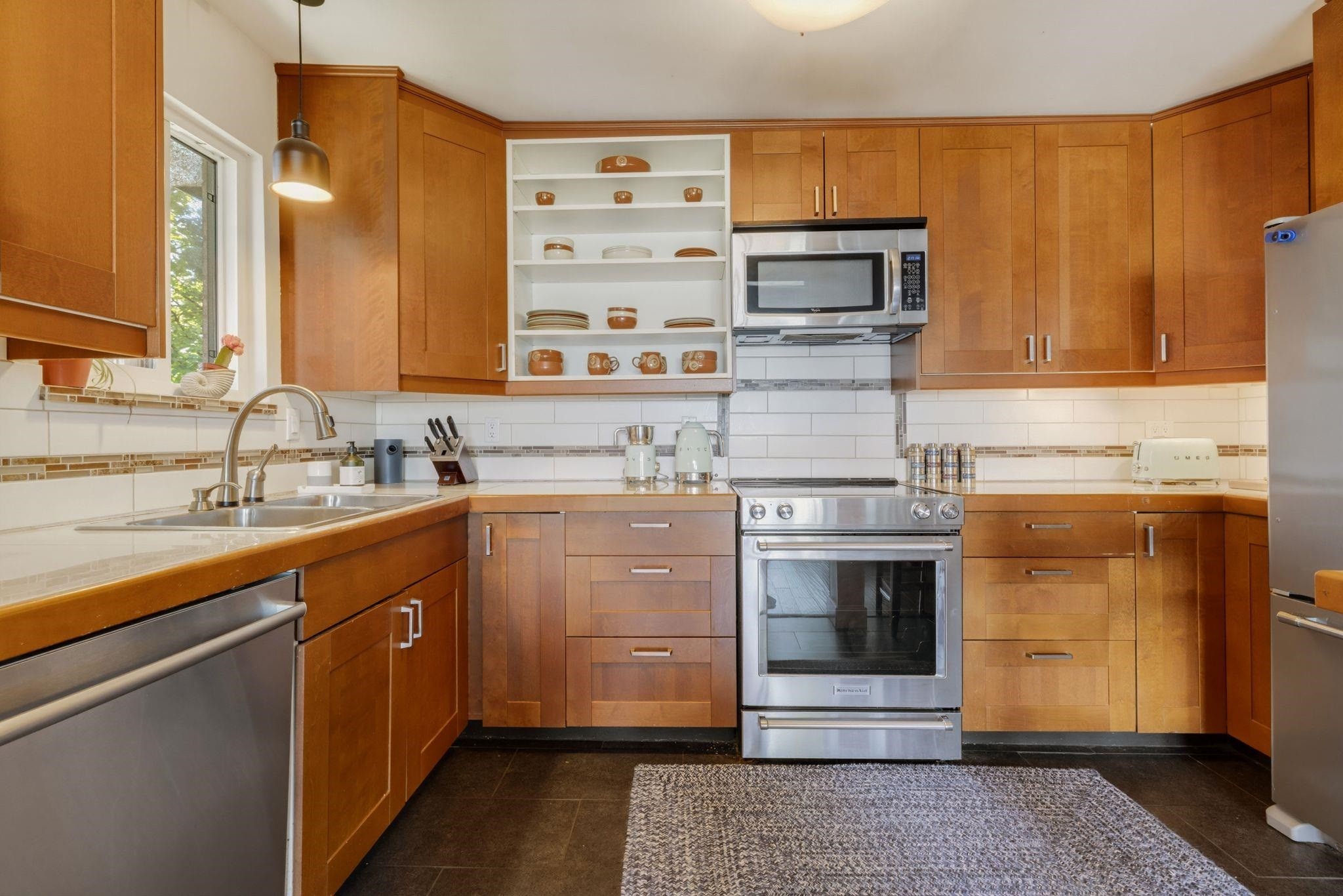 302-391 7Th Avenue E, Vancouver, BC