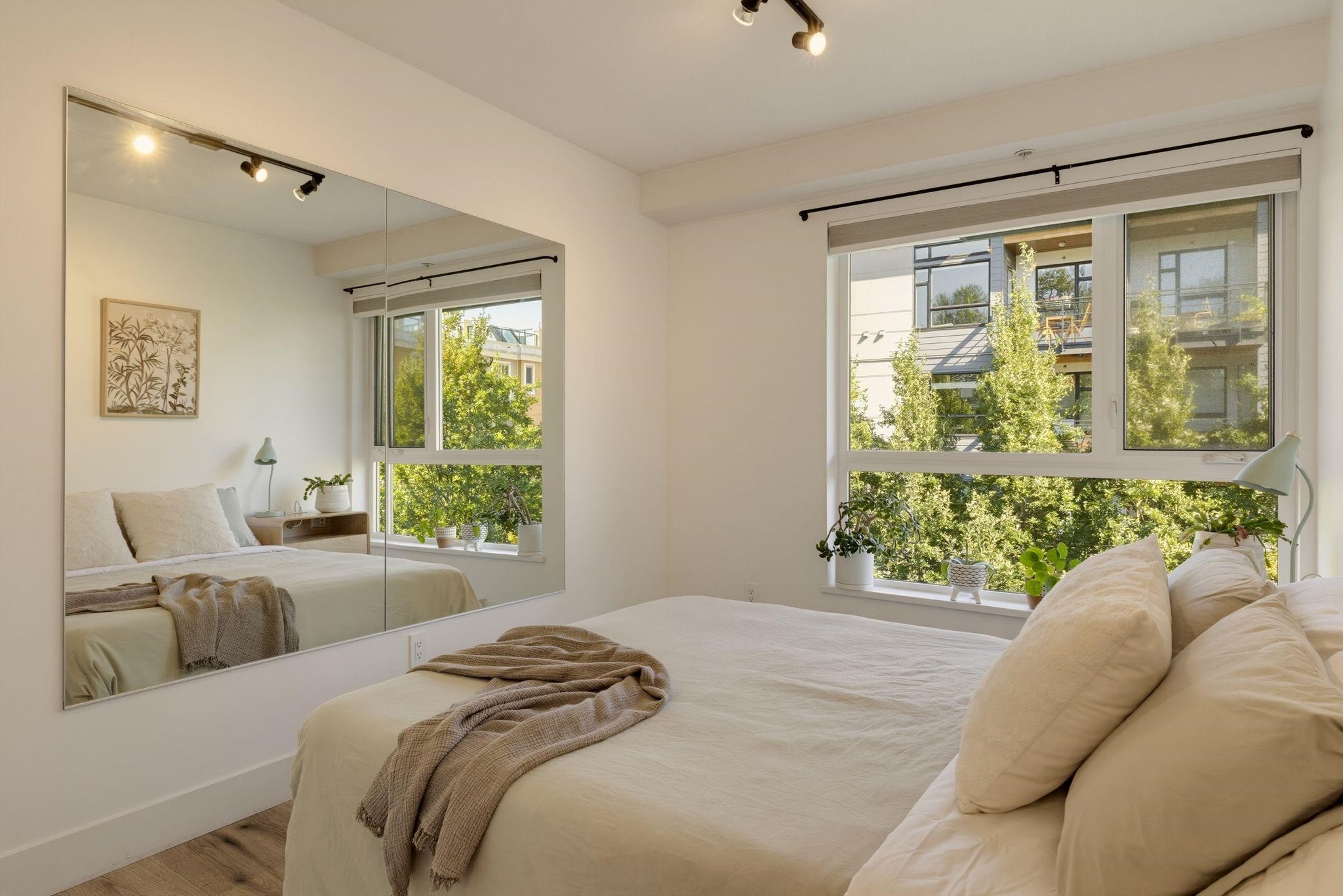 234-735 15Th Street W, North Vancouver, BC