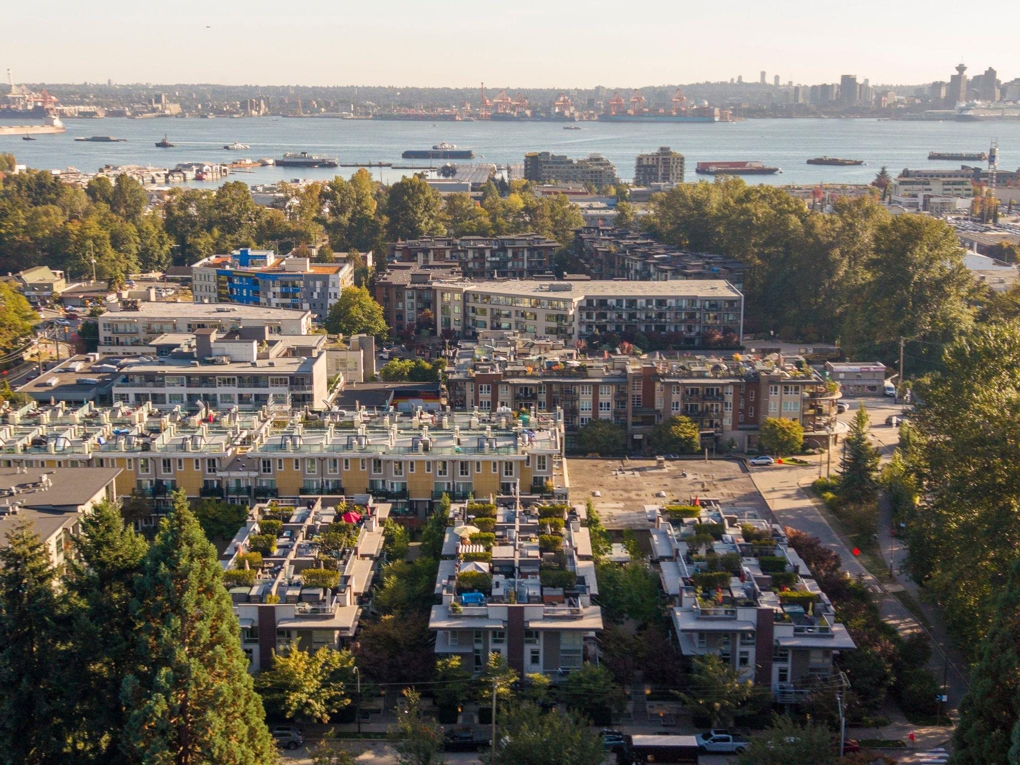 234-735 15Th Street W, North Vancouver, BC
