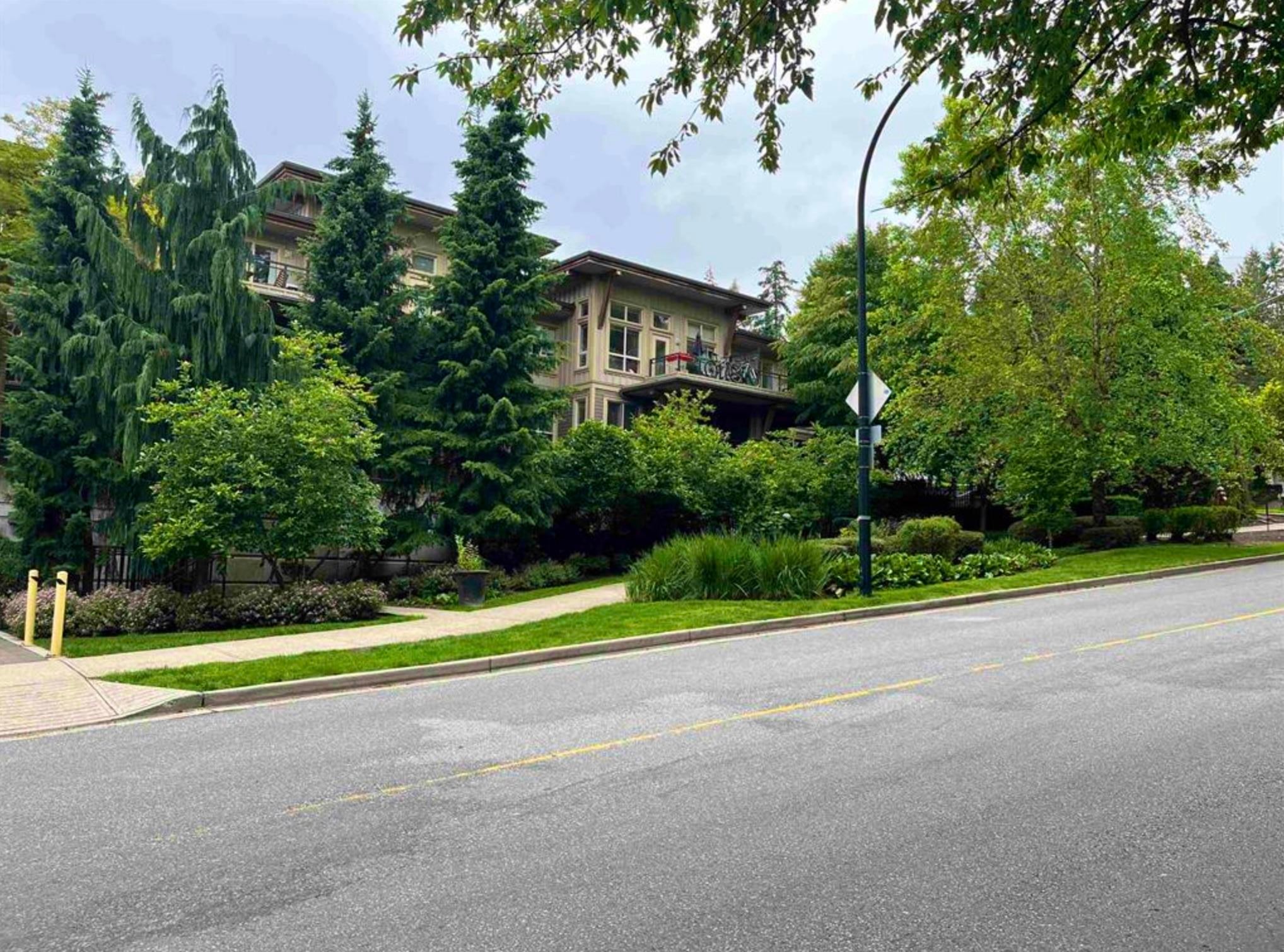 317-1633 Mackey Avenue, North Vancouver, BC