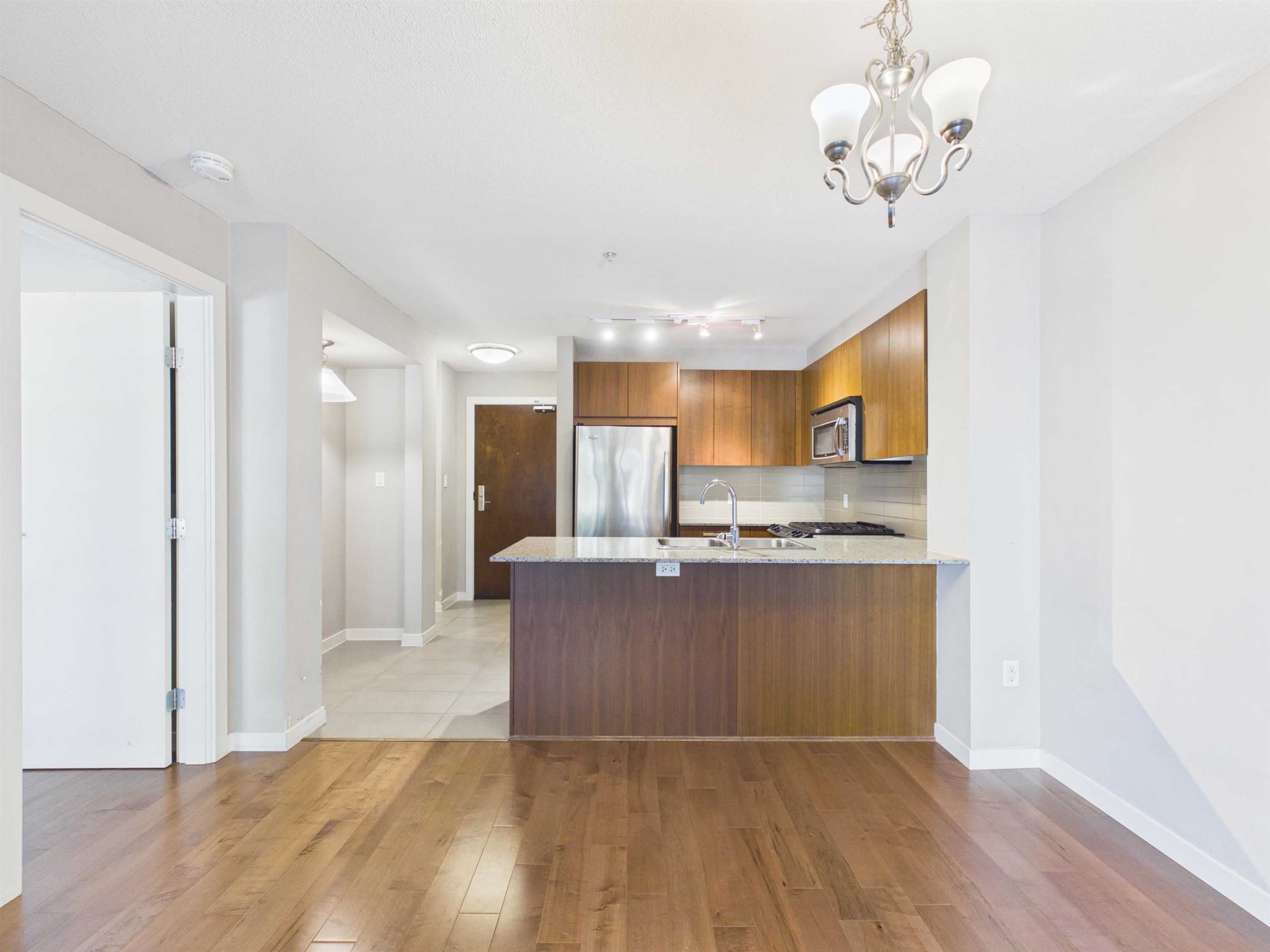 215-5889 Irmin Street, Burnaby, BC