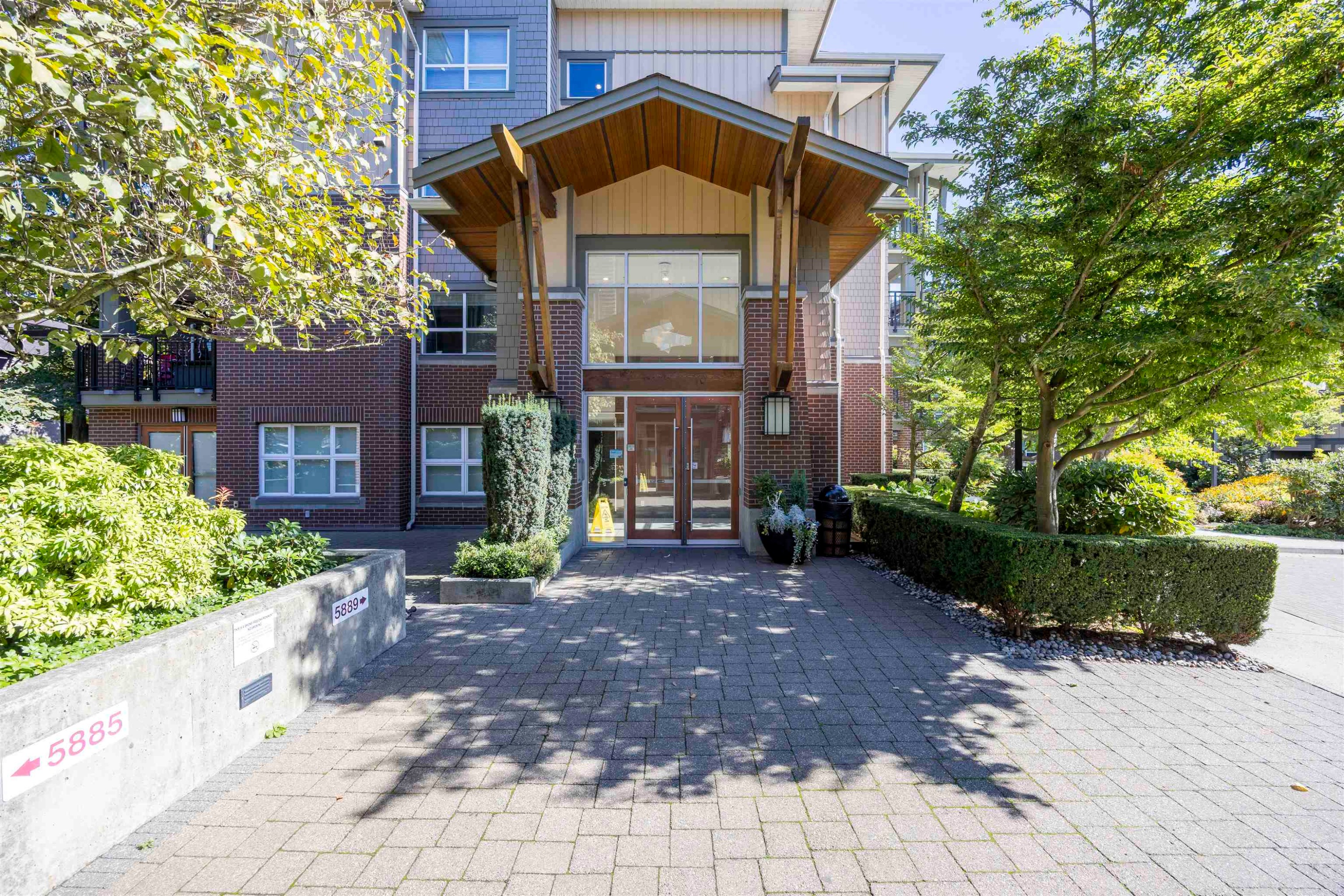 215-5889 Irmin Street, Burnaby, BC