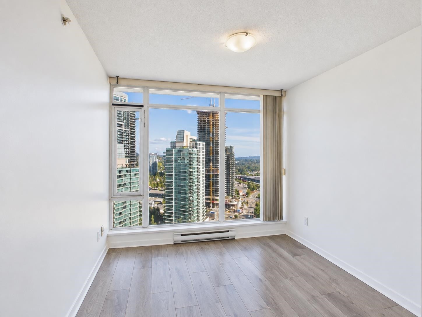 2805-2133 Douglas Road, Burnaby, BC