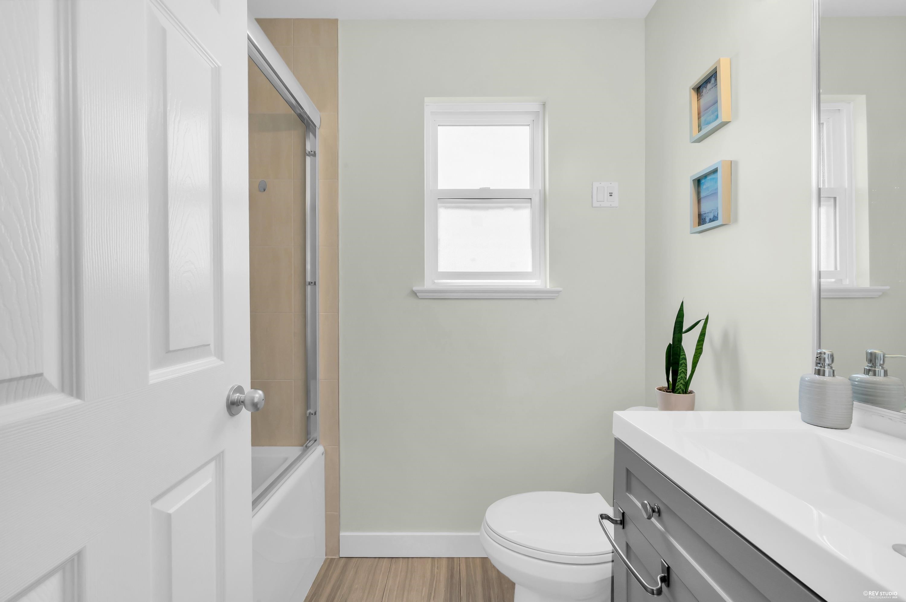 6925 Main Street, Vancouver, BC