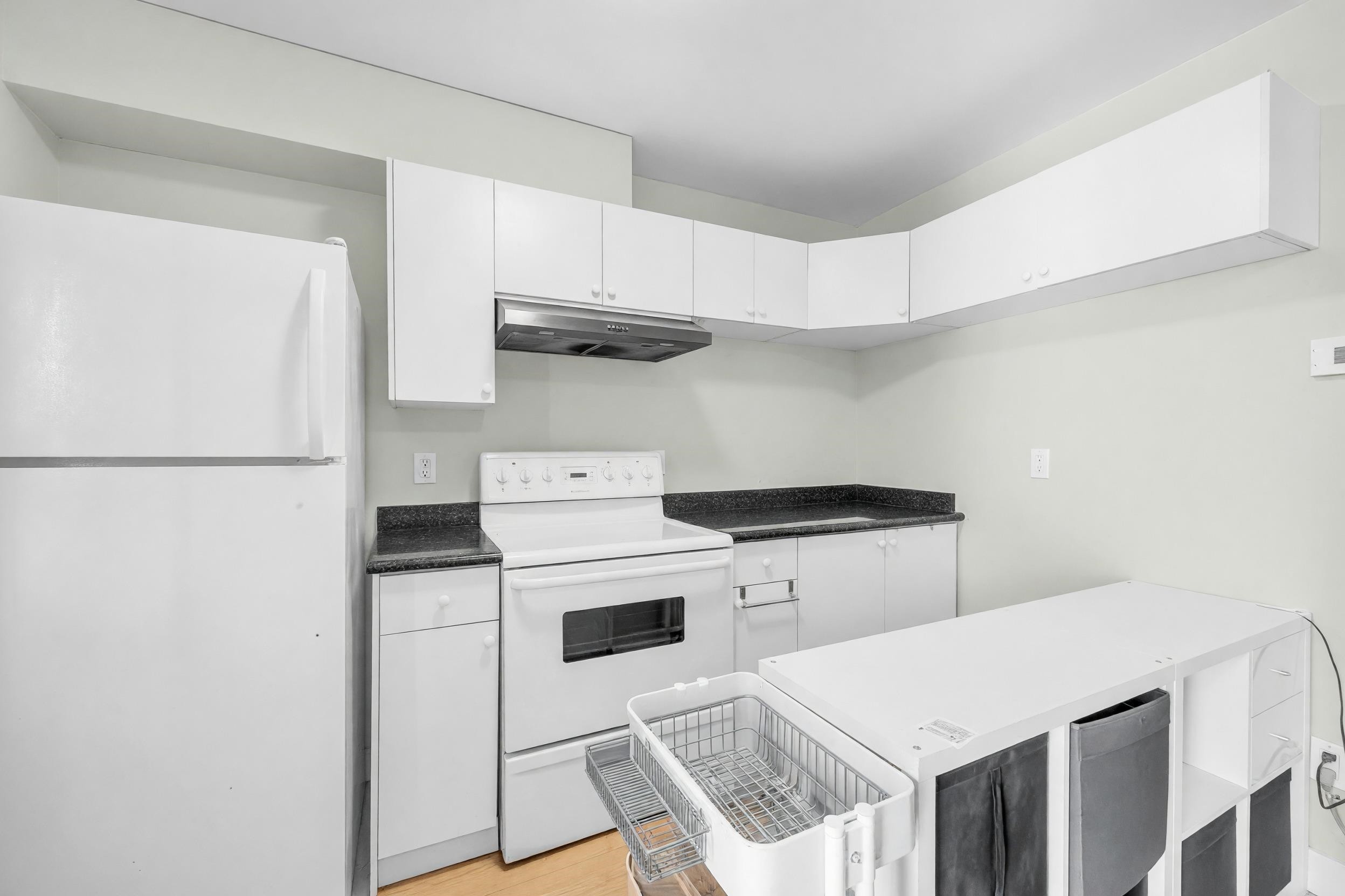6925 Main Street, Vancouver, BC