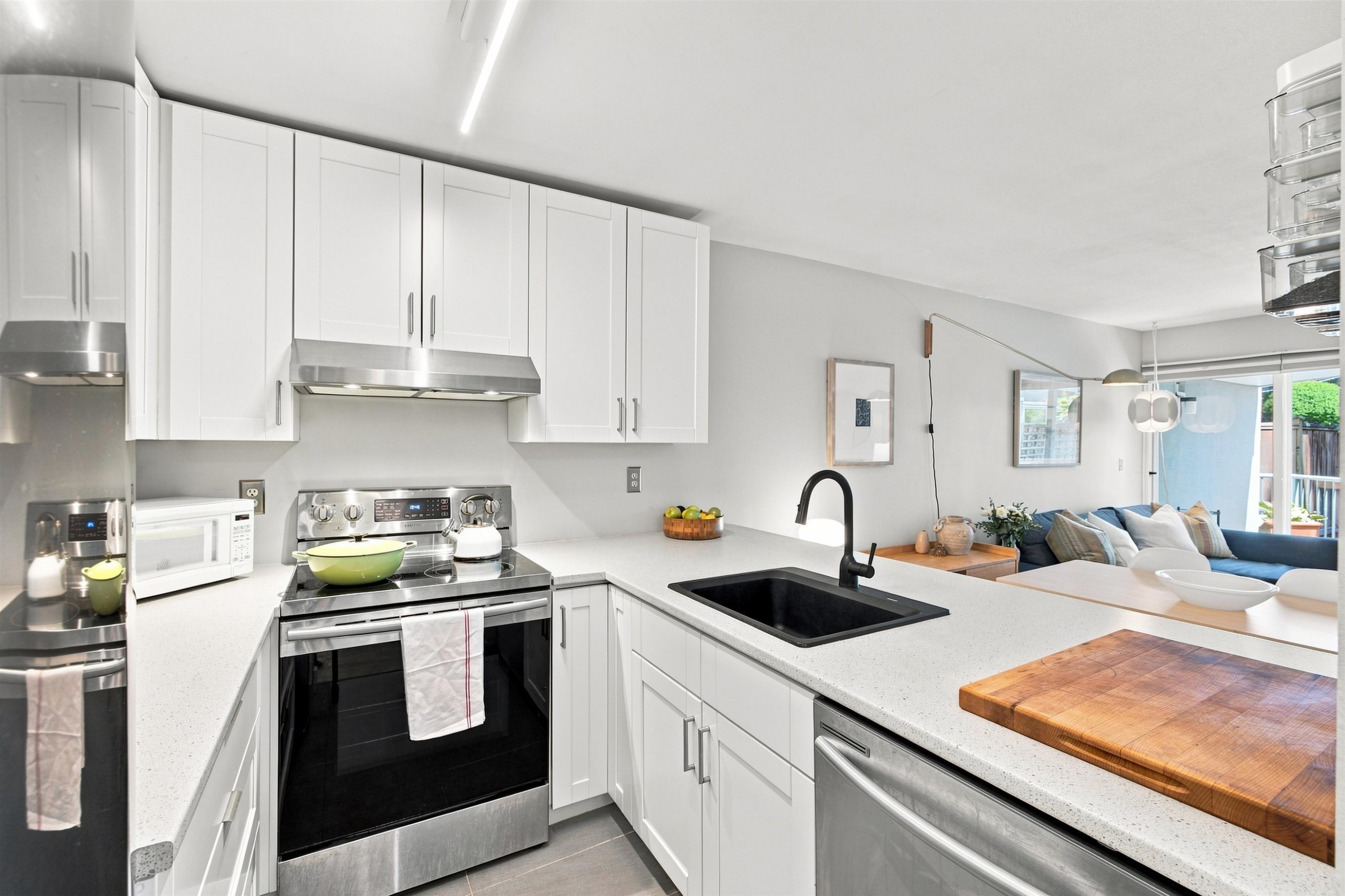 108-2020 8Th Avenue W, Vancouver, BC