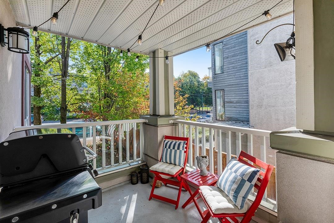 203-3235 4Th Avenue W, Vancouver, BC