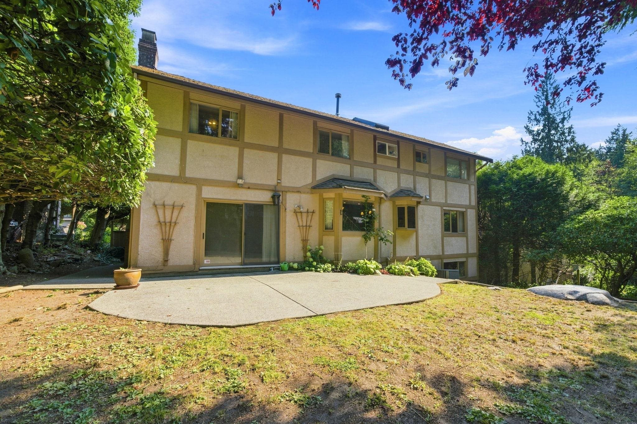 5519 Cliffridge Place, North Vancouver, BC