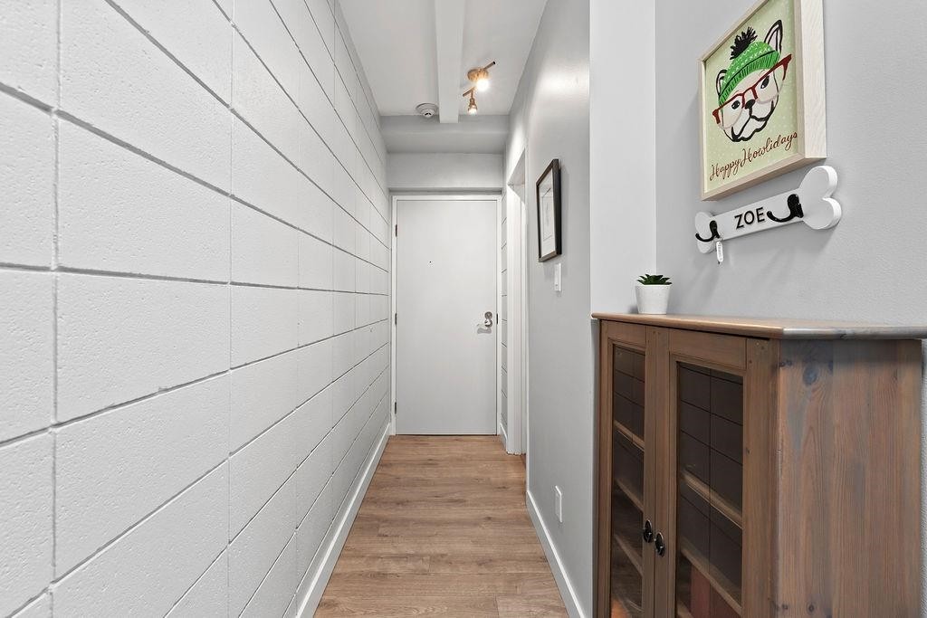 201-341 Mahon Avenue, North Vancouver, BC