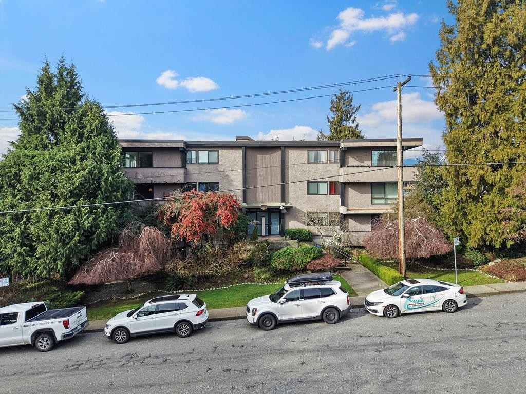 201-341 Mahon Avenue, North Vancouver, BC