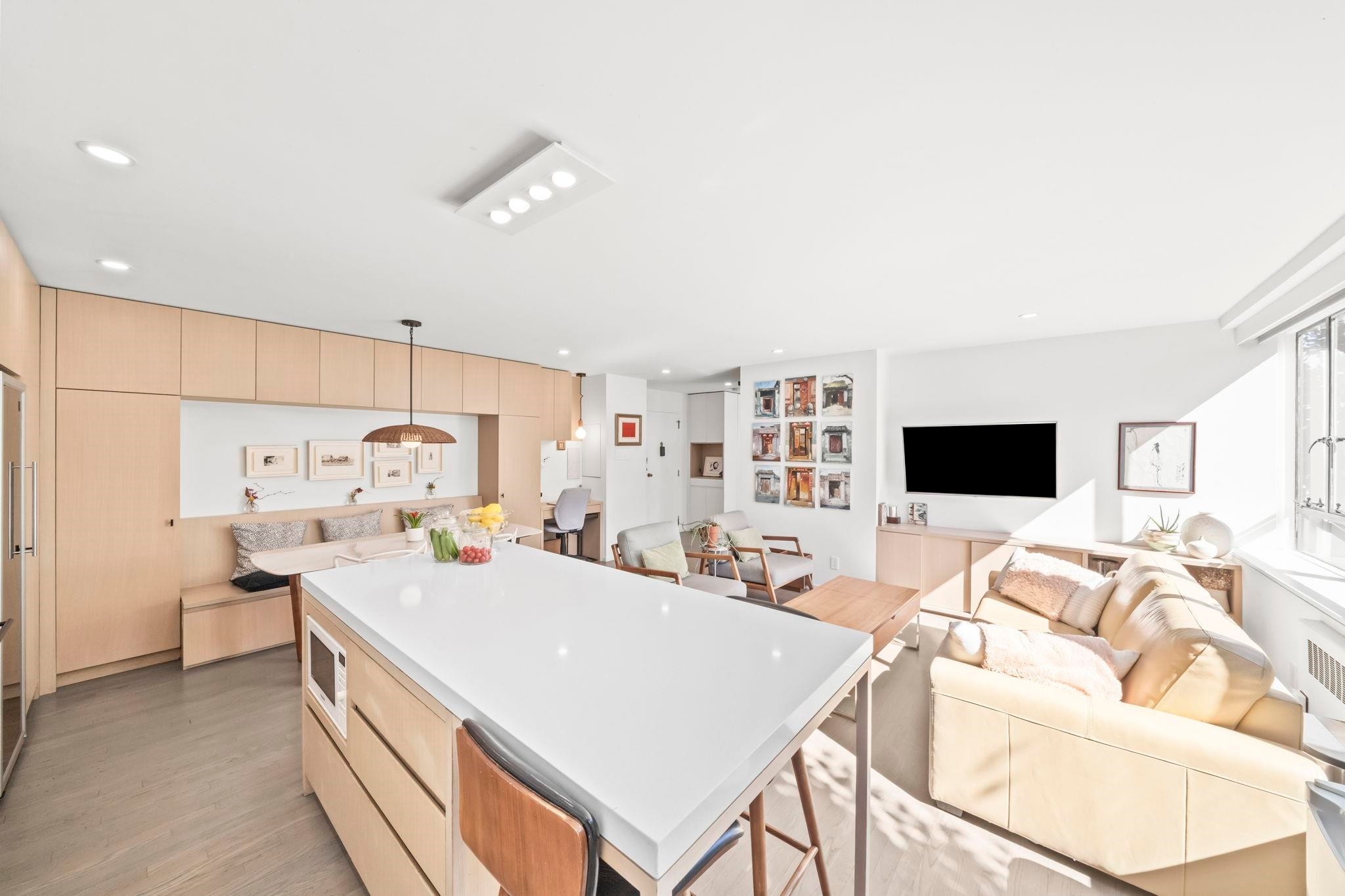 817-1445 Marpole Avenue, Vancouver, BC