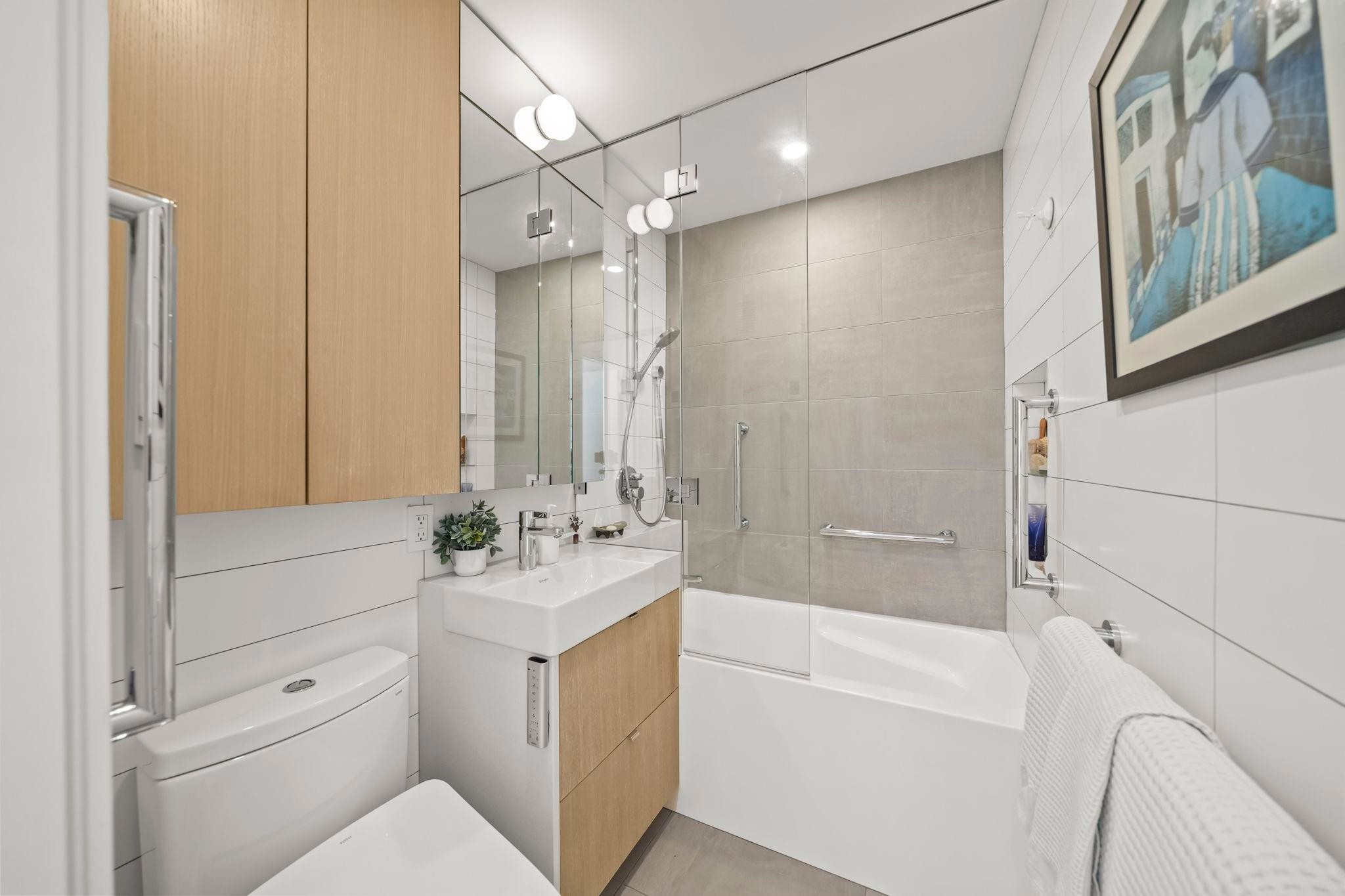 817-1445 Marpole Avenue, Vancouver, BC
