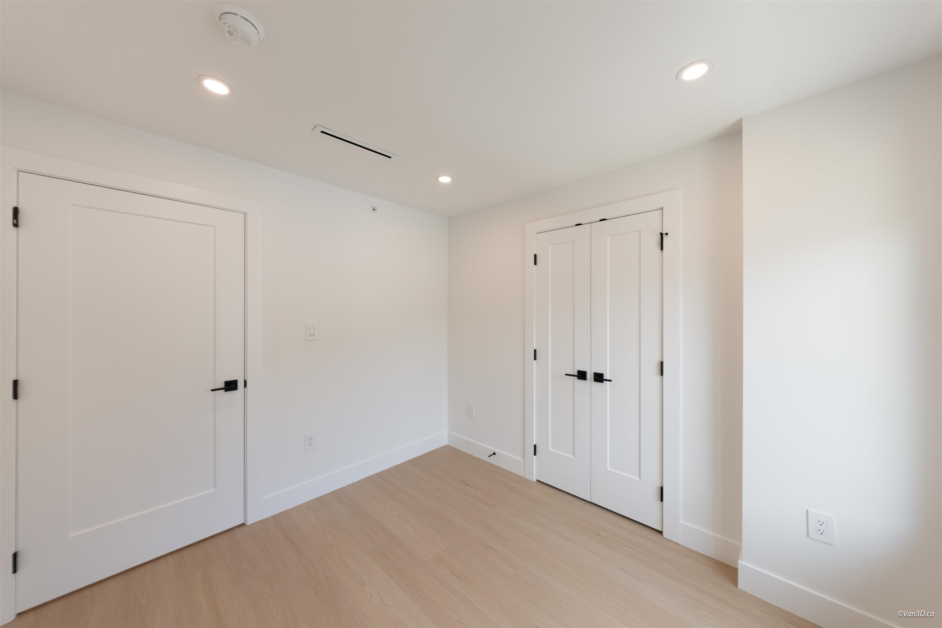 1-5385 Earles Street, Vancouver, BC