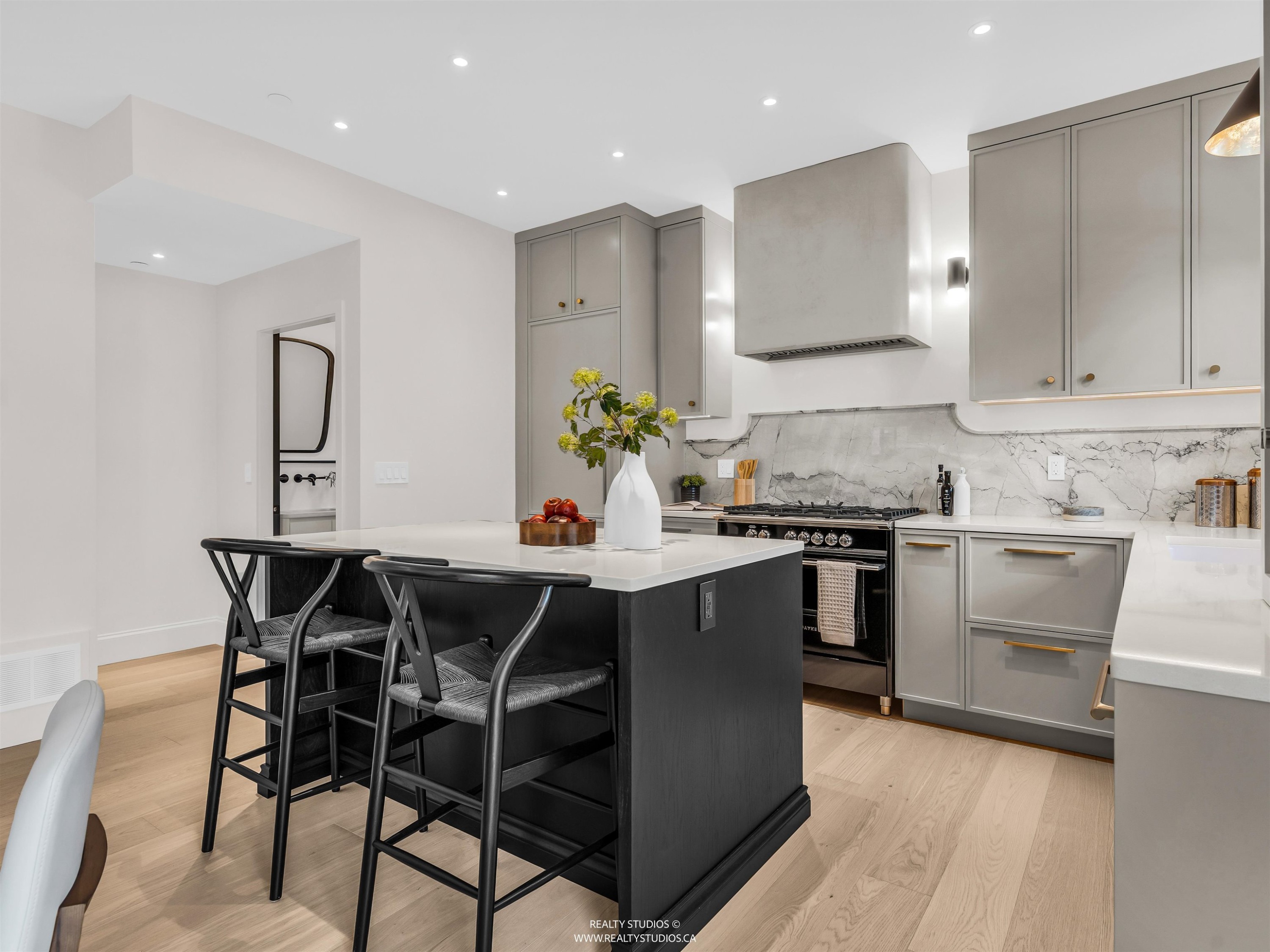 2-4088 Maple Crescent, Vancouver, BC