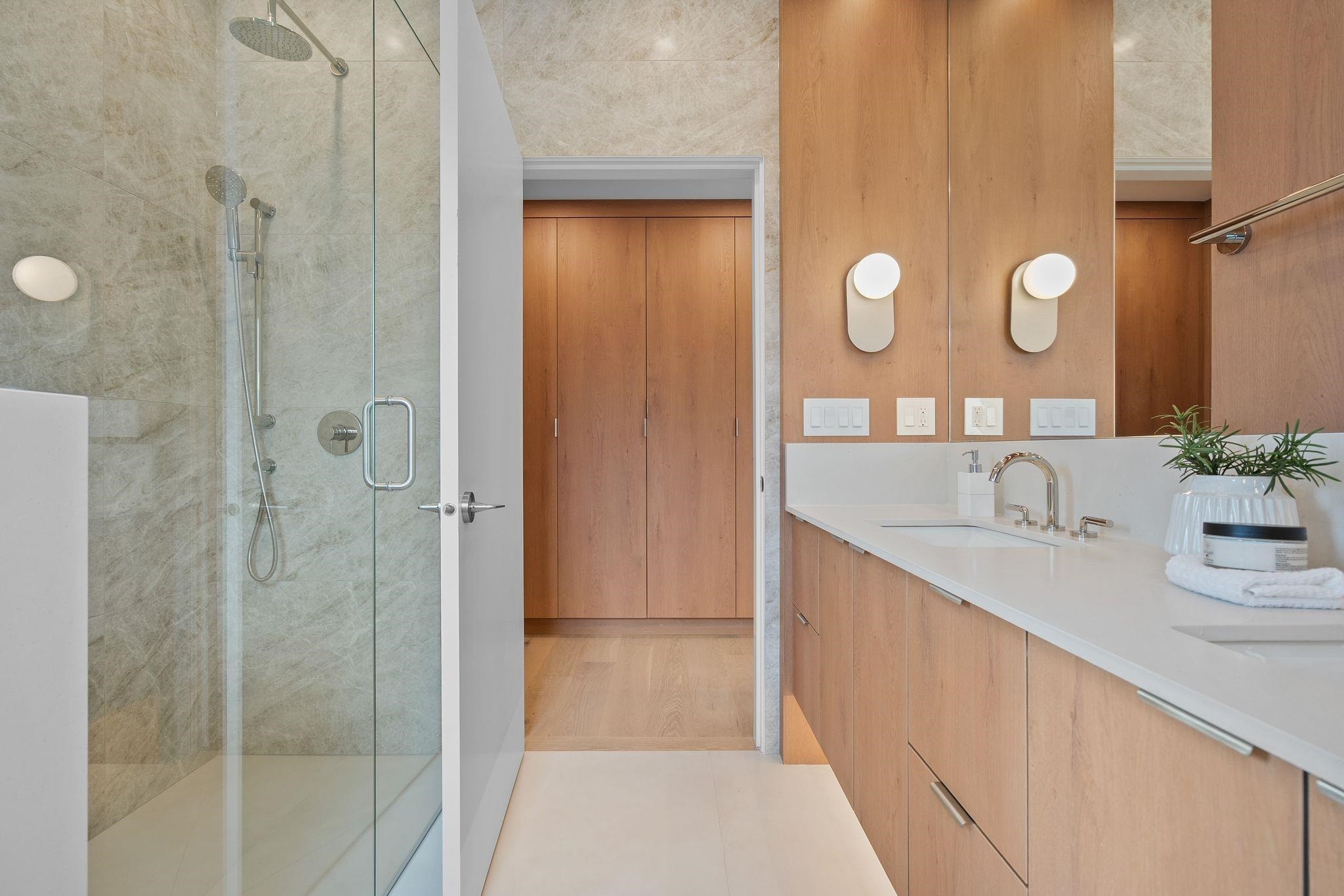 2-2211 William Street, Vancouver, BC