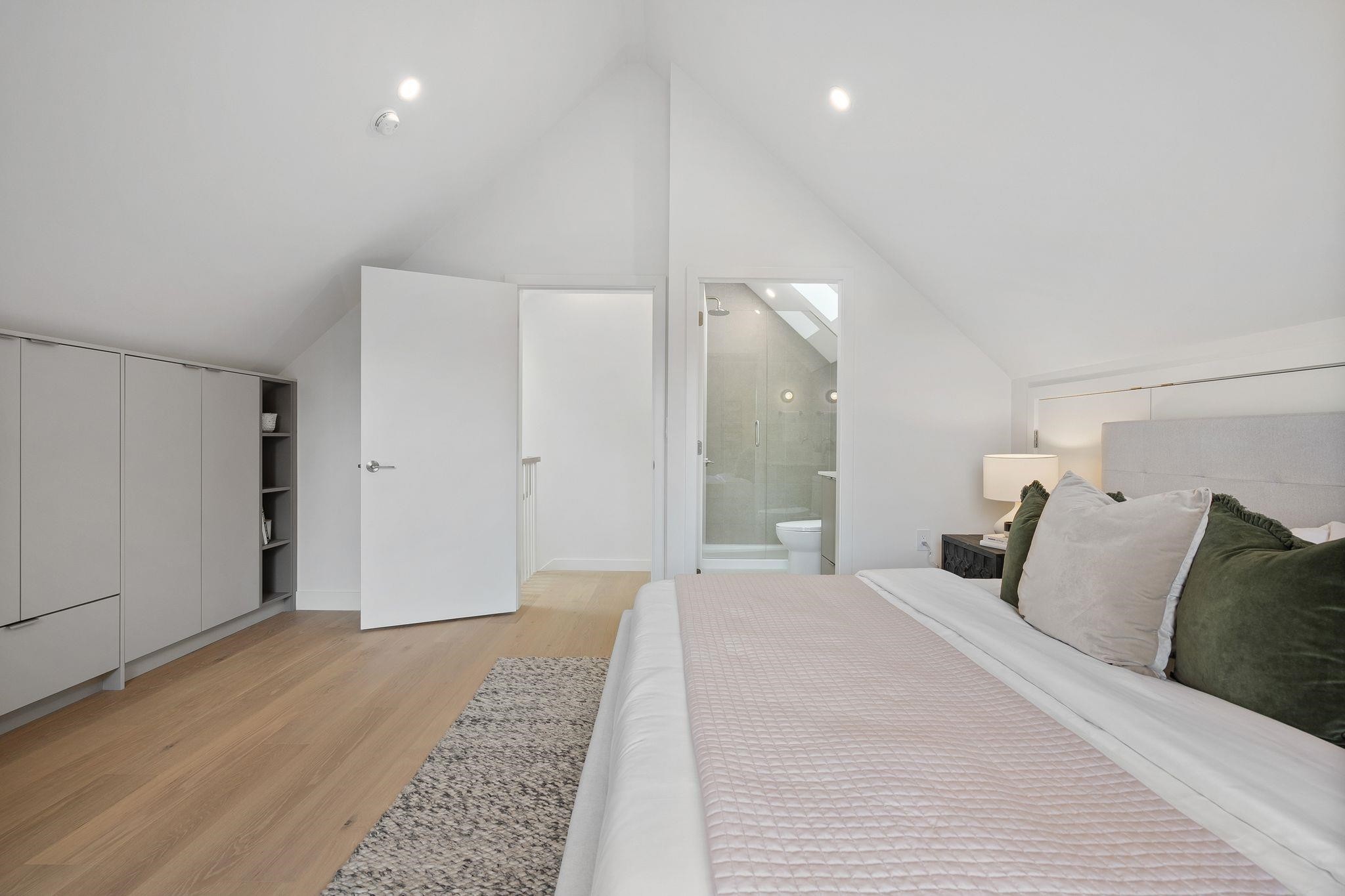 2-2211 William Street, Vancouver, BC