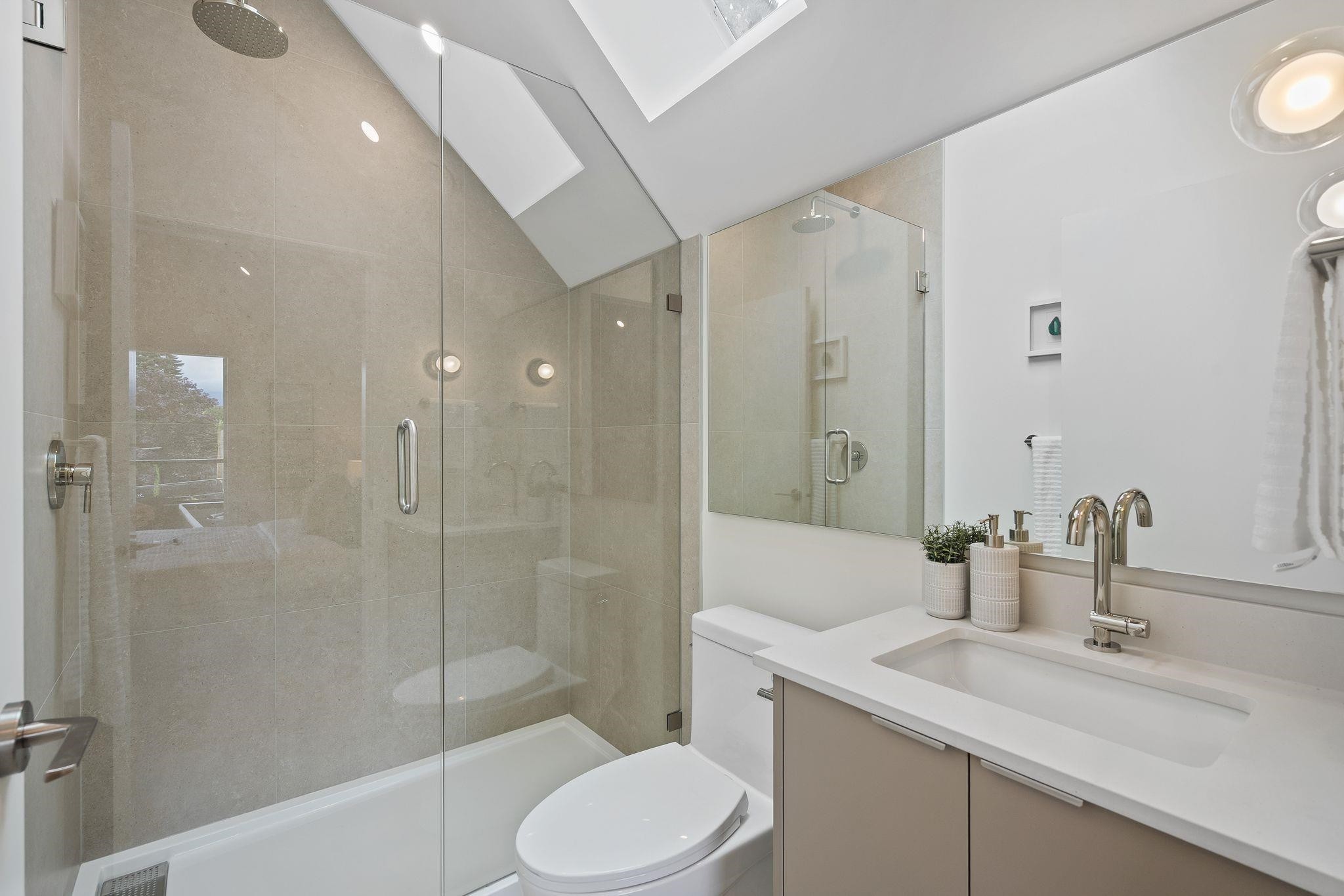 2-2211 William Street, Vancouver, BC