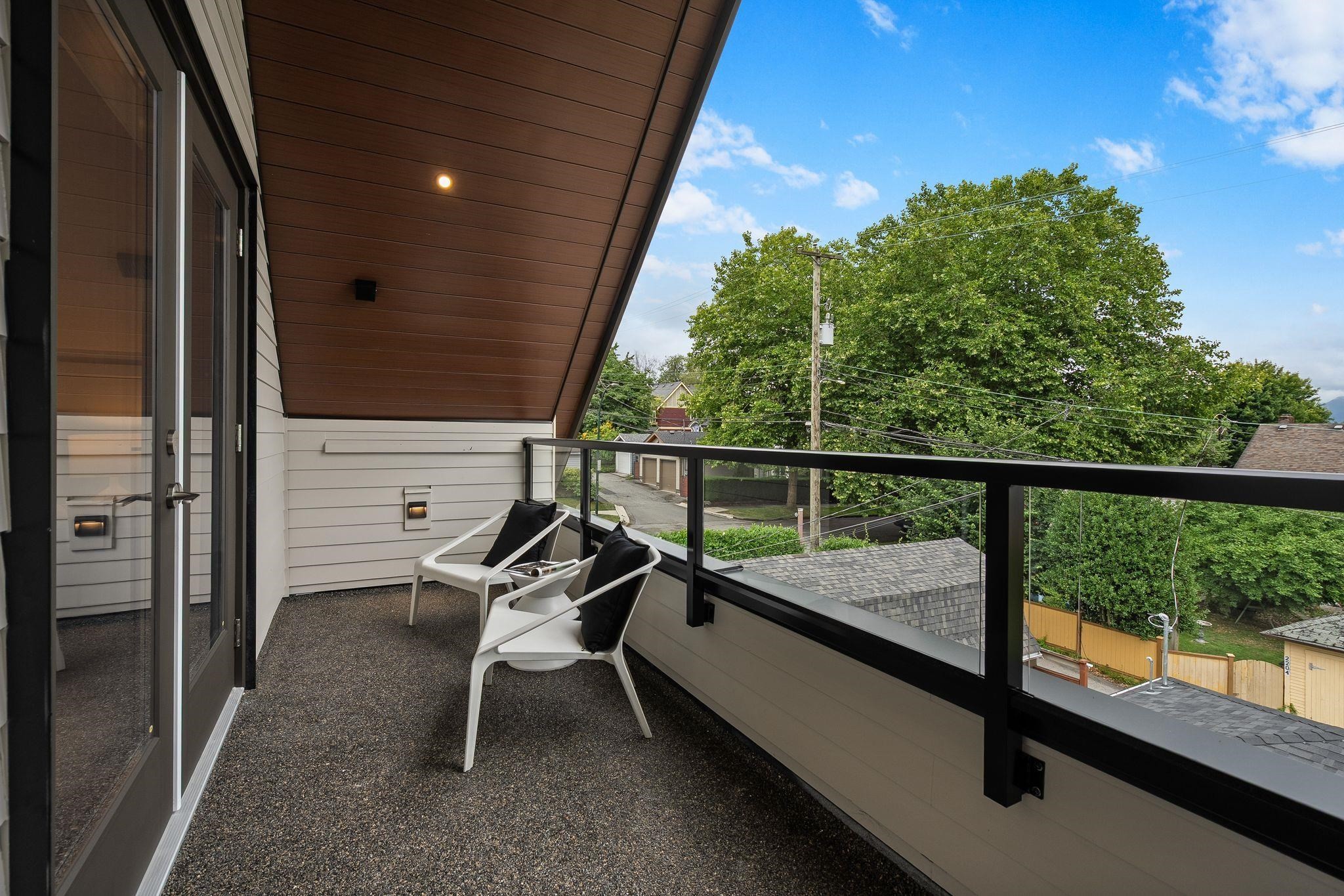 2-2211 William Street, Vancouver, BC
