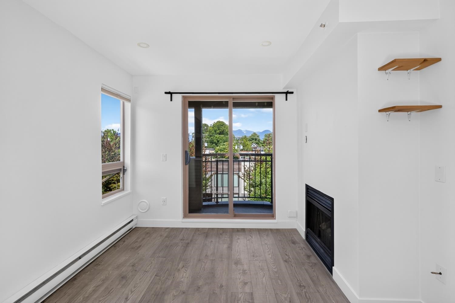 401-688 16Th Avenue E, Vancouver, BC