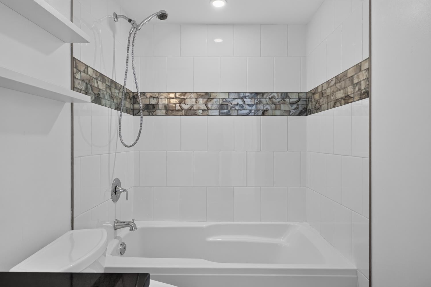 401-688 16Th Avenue E, Vancouver, BC