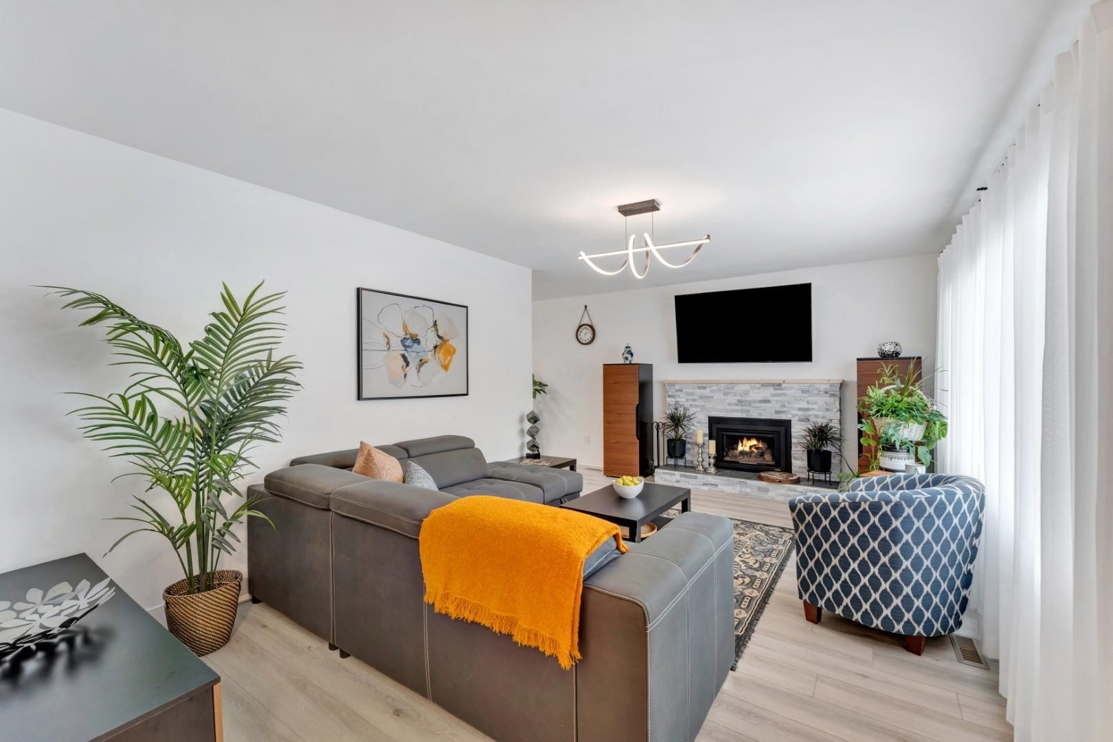 1401 Apel Drive, Port Coquitlam, BC