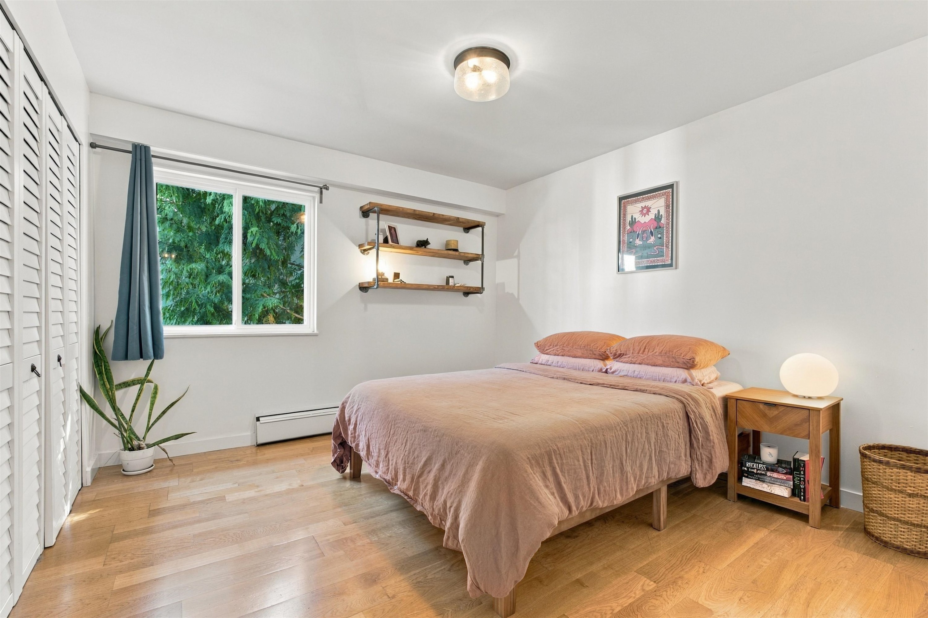304-1611 3Rd Avenue E, Vancouver, BC