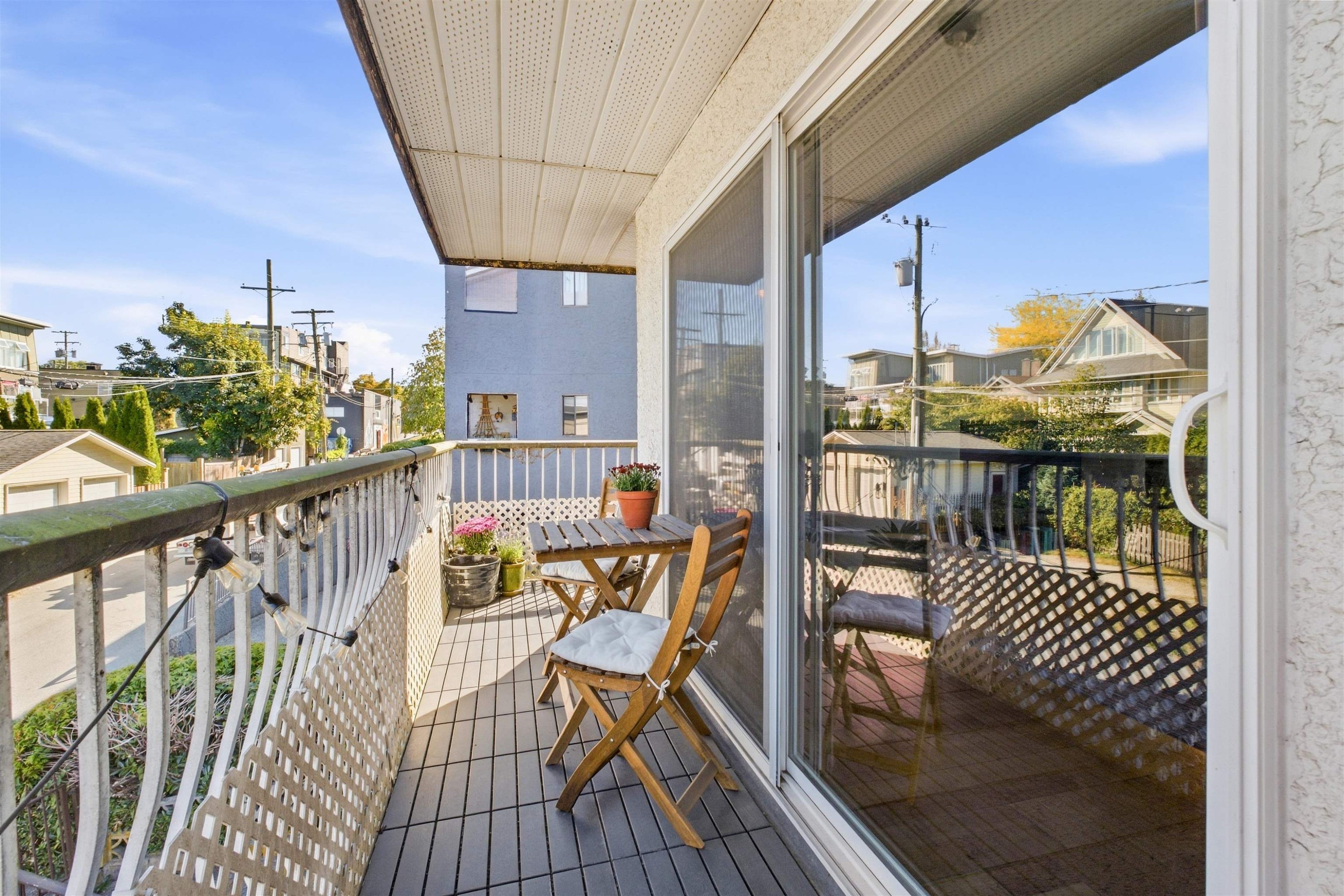 304-1611 3Rd Avenue E, Vancouver, BC