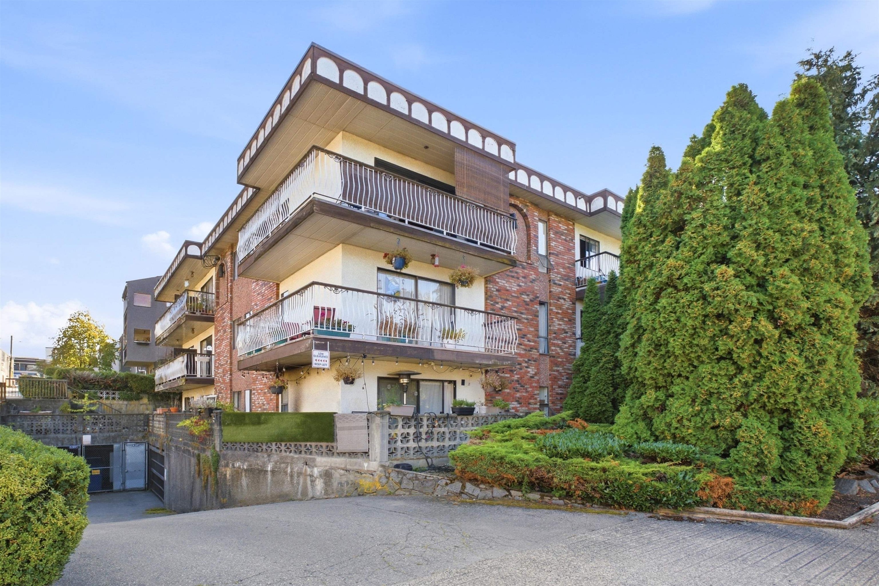 304-1611 3Rd Avenue E, Vancouver, BC