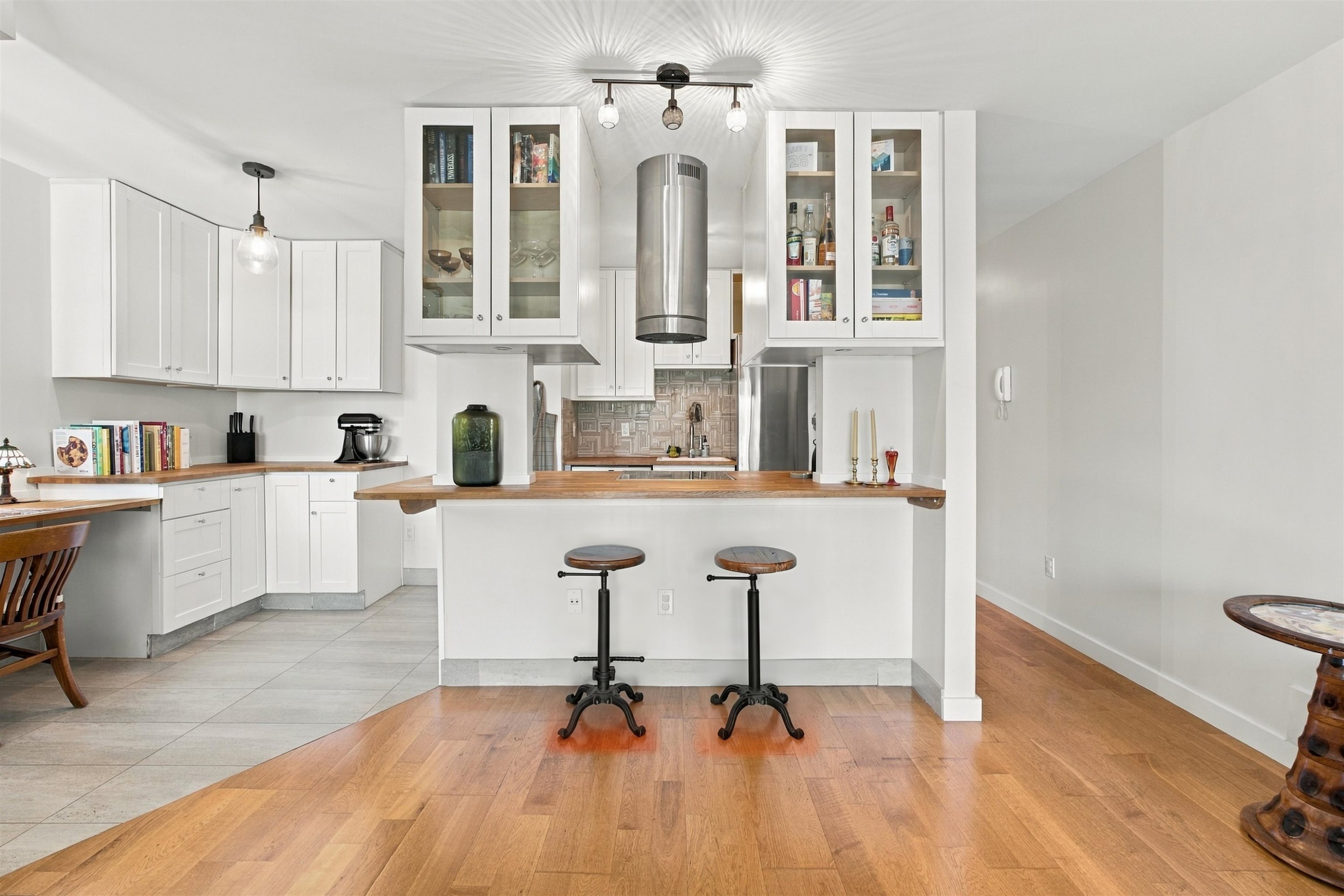 304-1611 3Rd Avenue E, Vancouver, BC