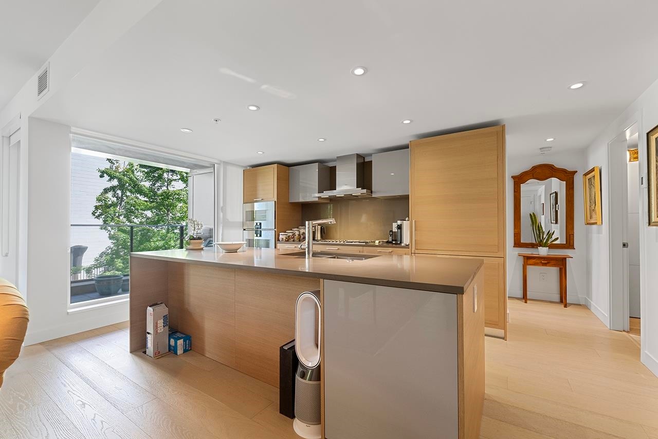 310-1571 57Th Avenue W, Vancouver, BC