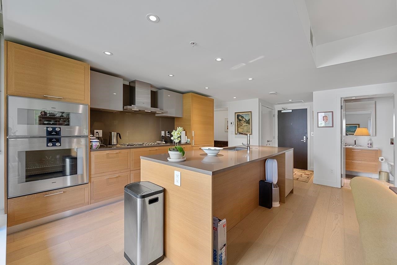 310-1571 57Th Avenue W, Vancouver, BC