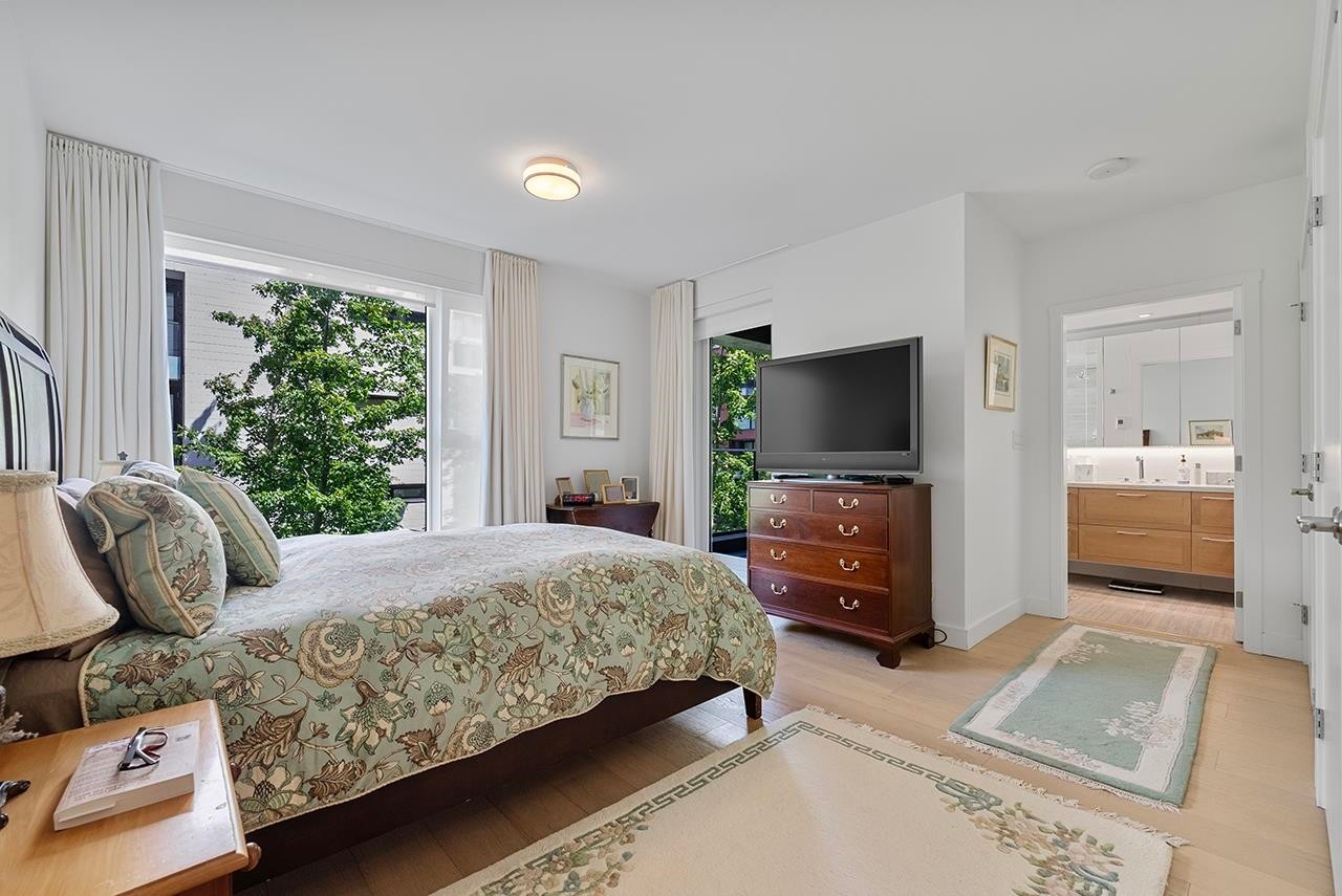 310-1571 57Th Avenue W, Vancouver, BC