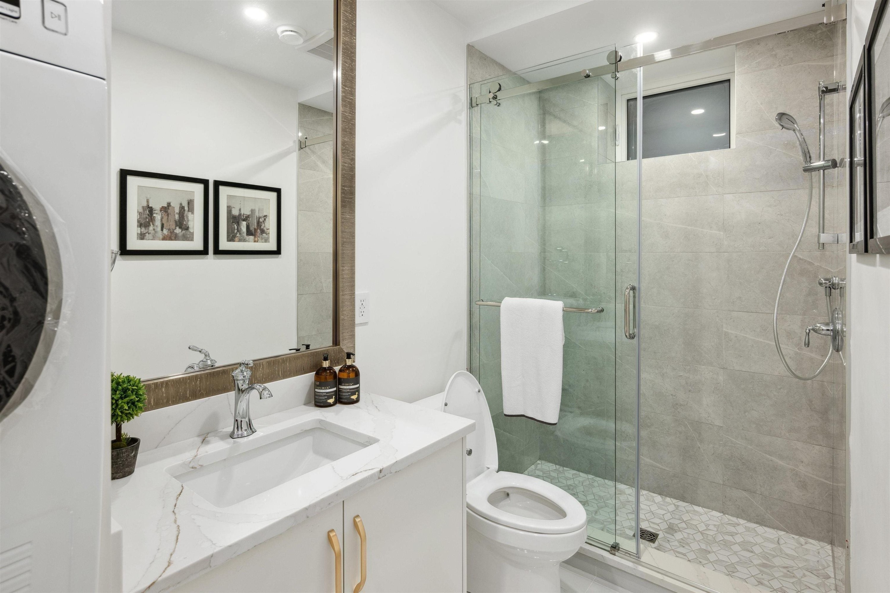 3812 15Th Avenue W, Vancouver, BC