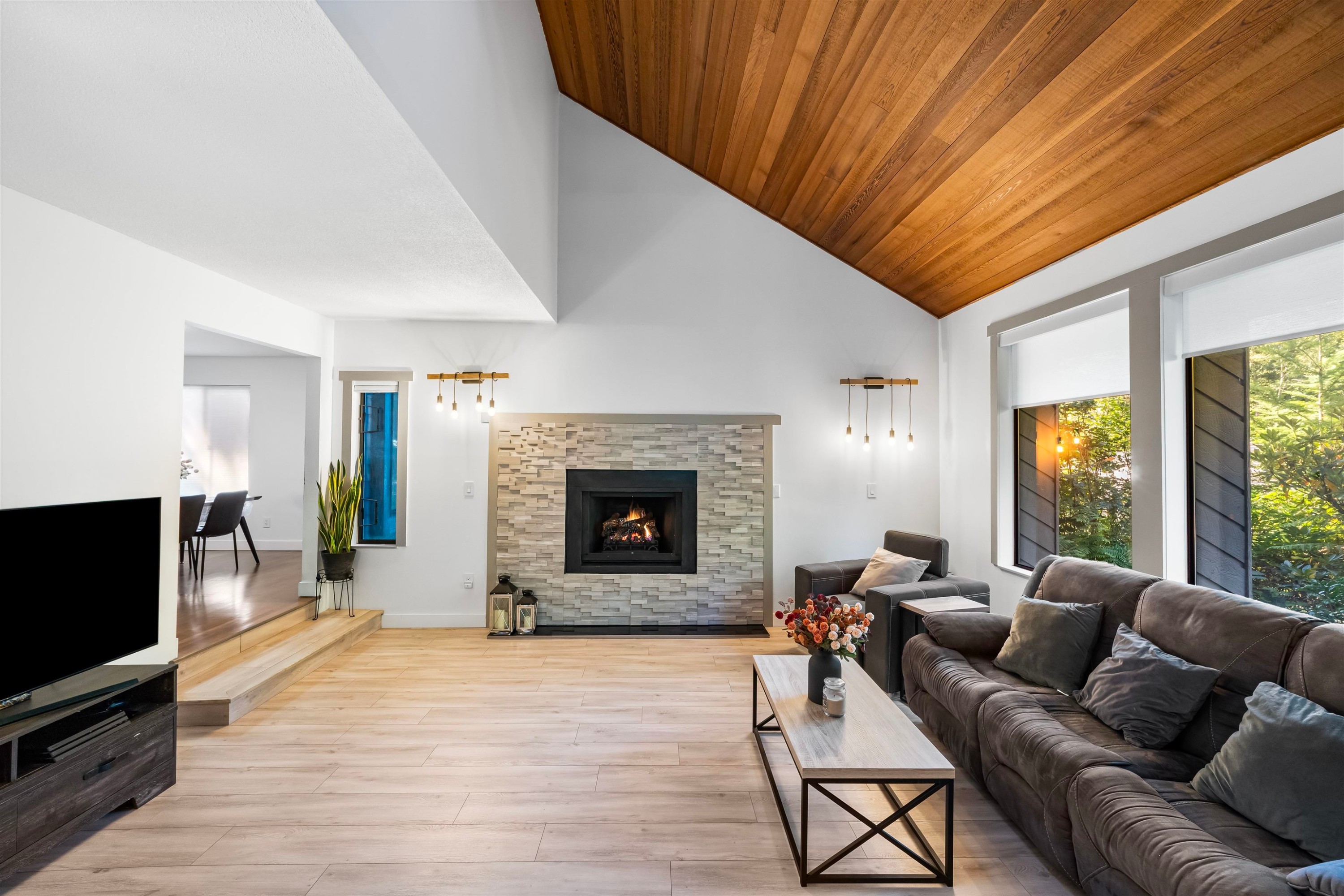 5520 Huckleberry Lane, North Vancouver, BC