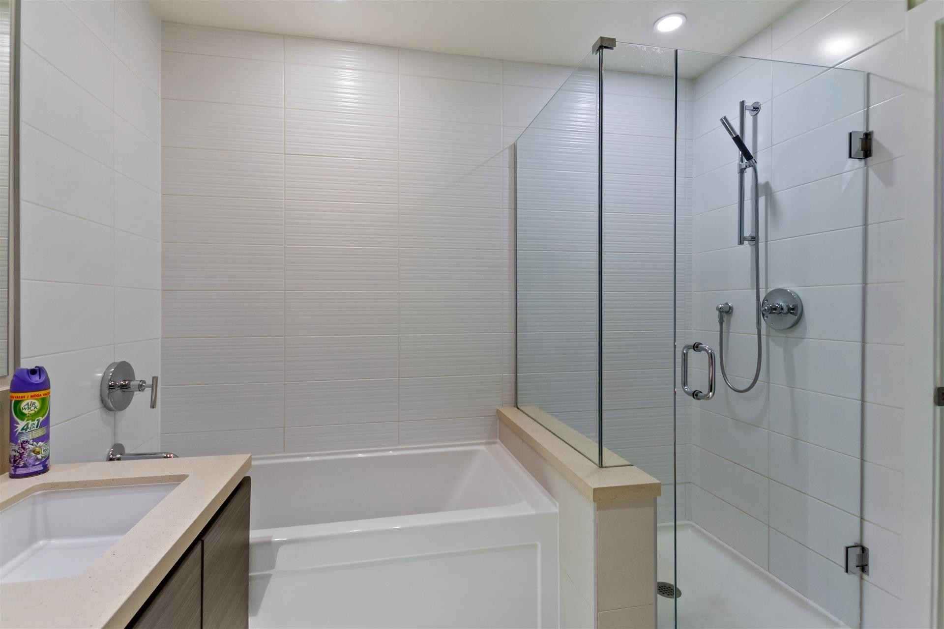 208-3606 Aldercrest Drive, North Vancouver, BC