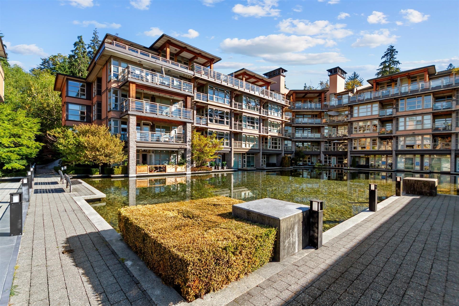 208-3606 Aldercrest Drive, North Vancouver, BC