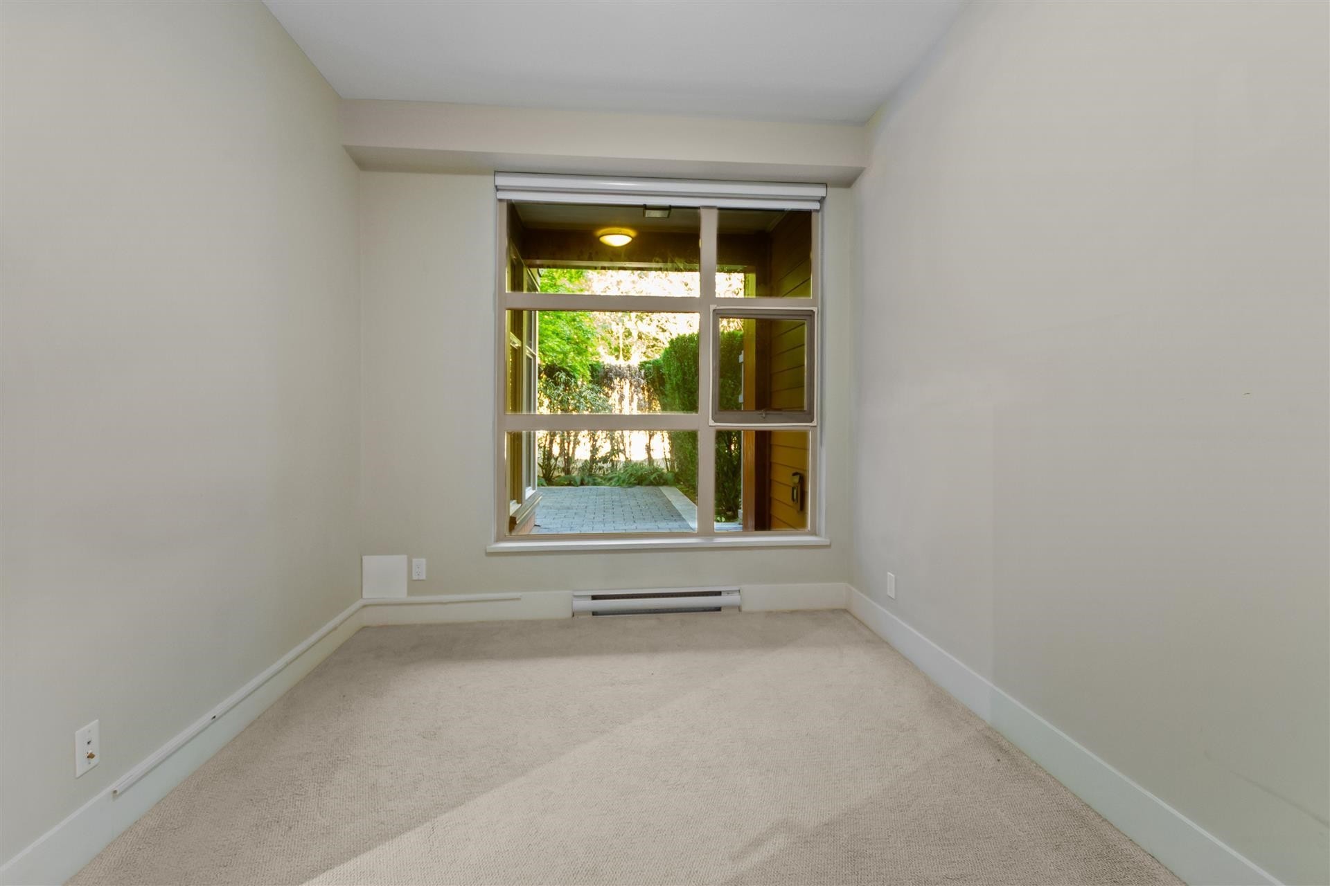 208-3606 Aldercrest Drive, North Vancouver, BC