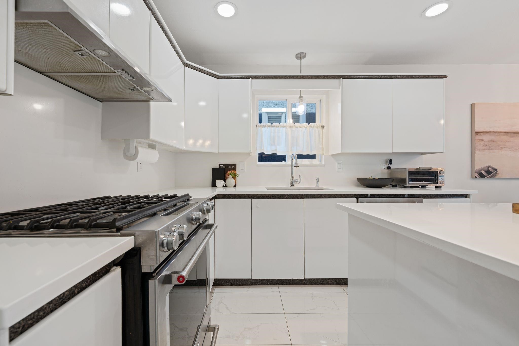 1154 Harold Road, North Vancouver, BC