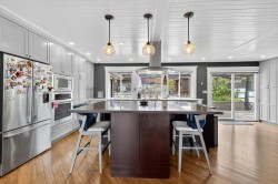1052 Corona Crescent  Coquitlam, BC V3J 7J3