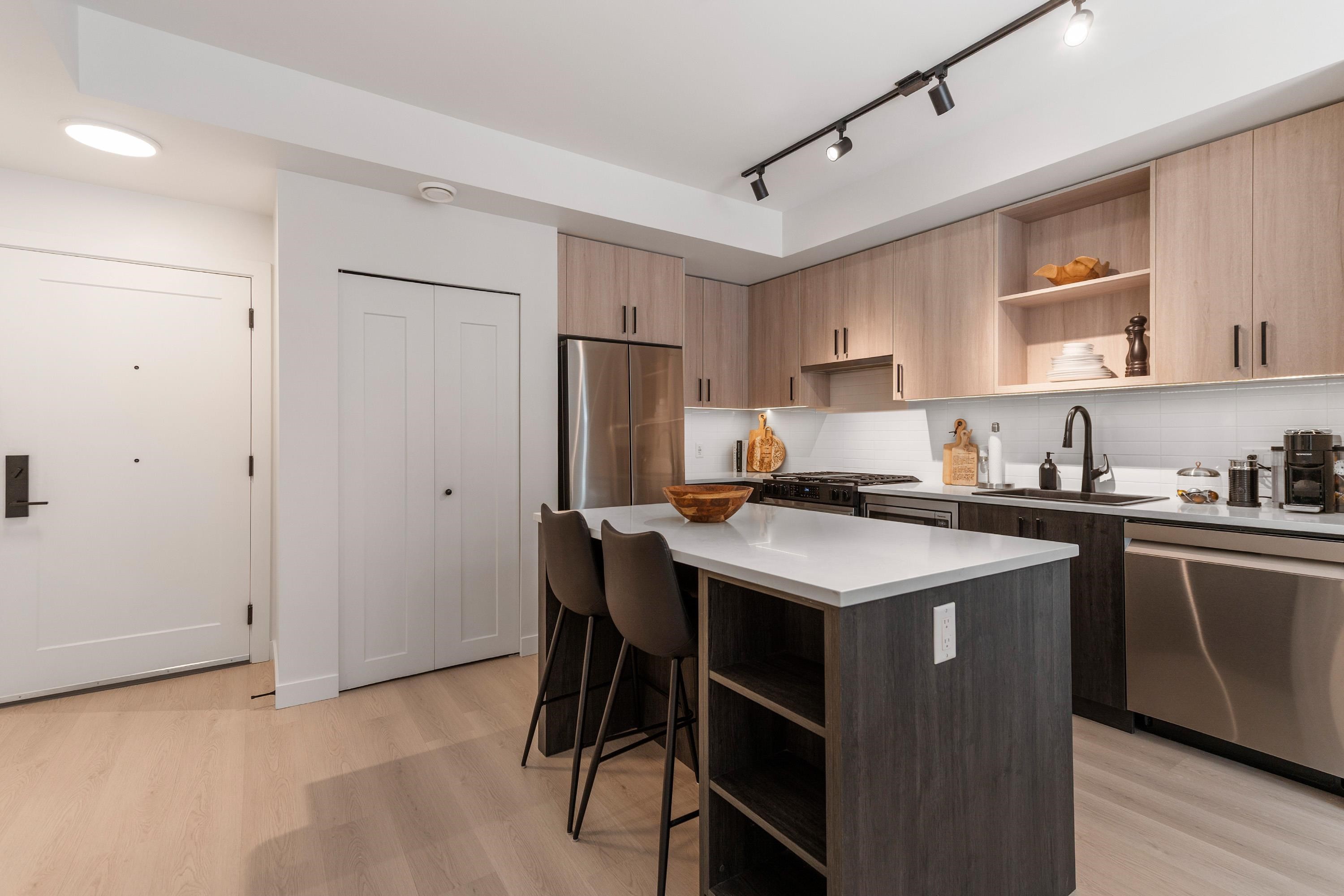 214-2002 St. George Street, Port Moody, BC