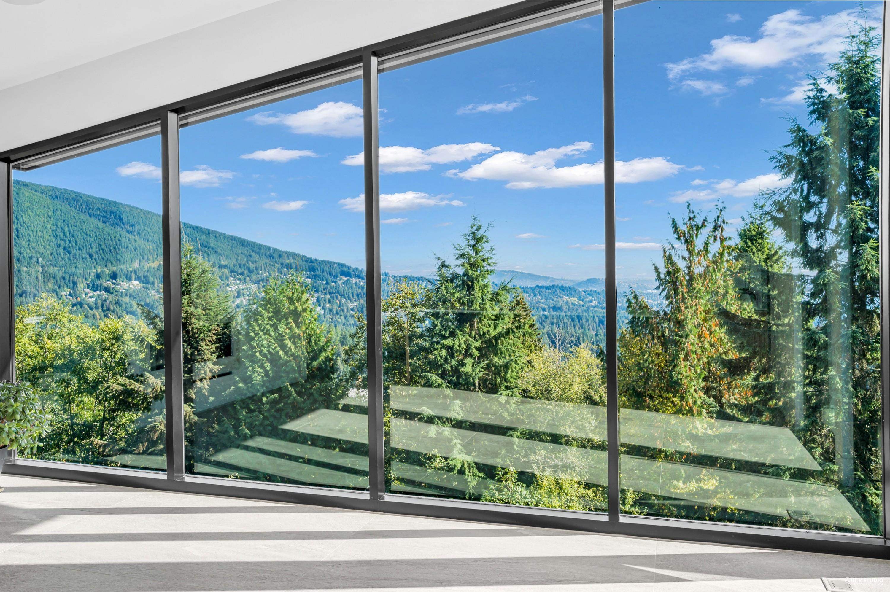 535 Craigmohr Drive, West Vancouver, BC