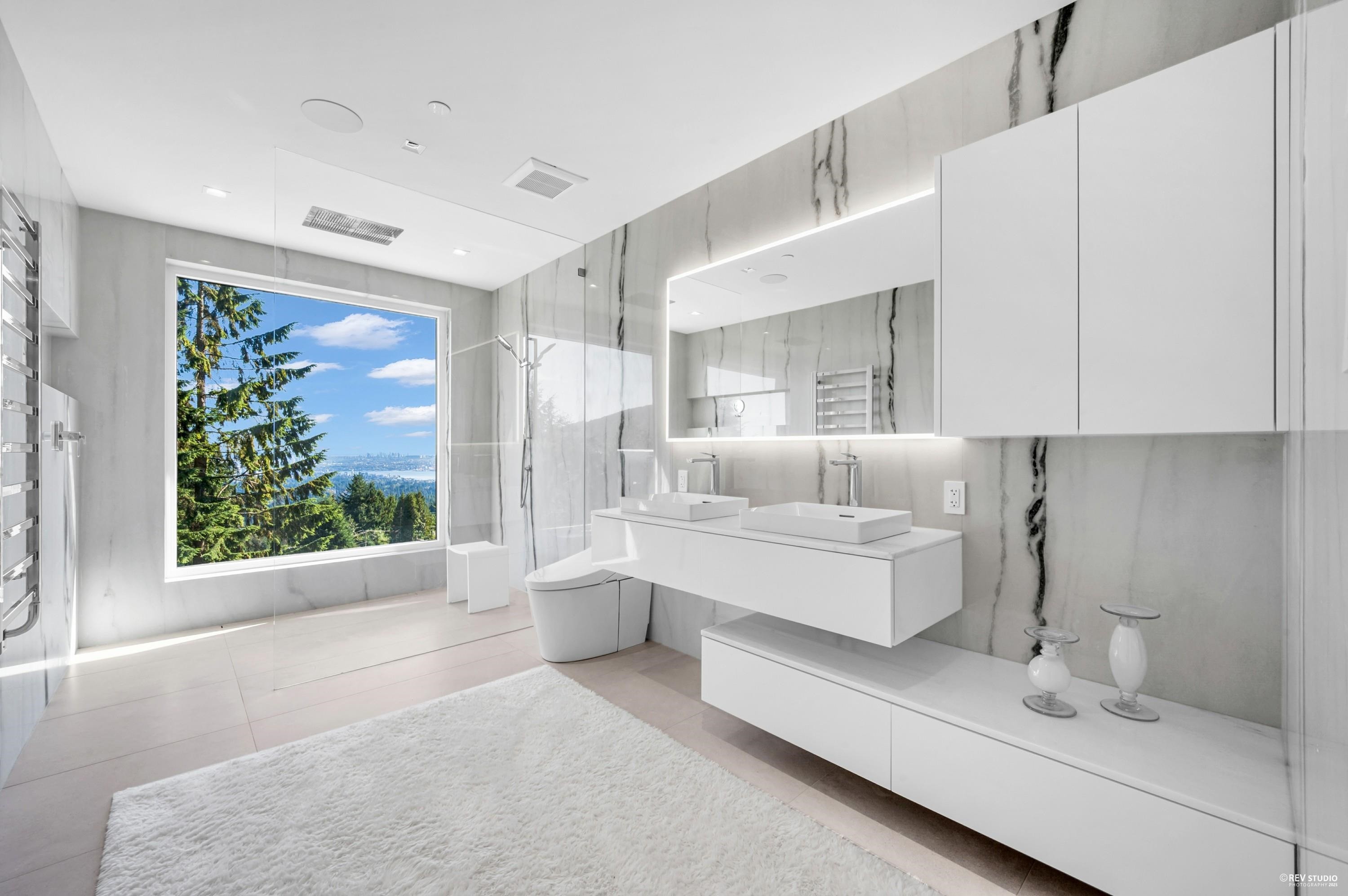 535 Craigmohr Drive, West Vancouver, BC