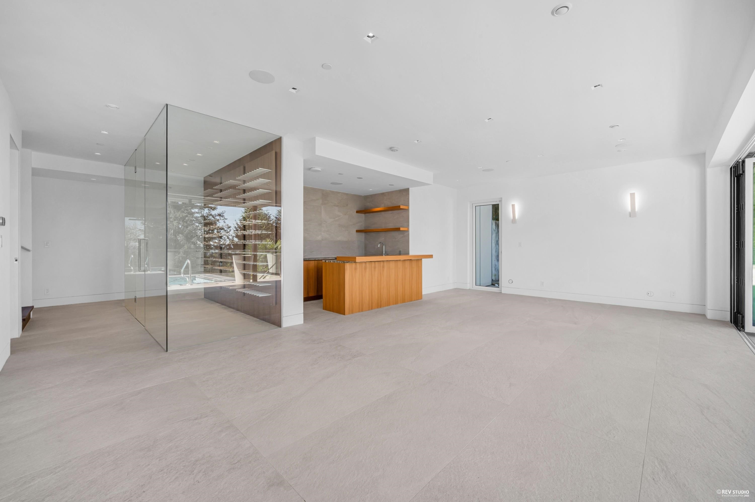 535 Craigmohr Drive, West Vancouver, BC