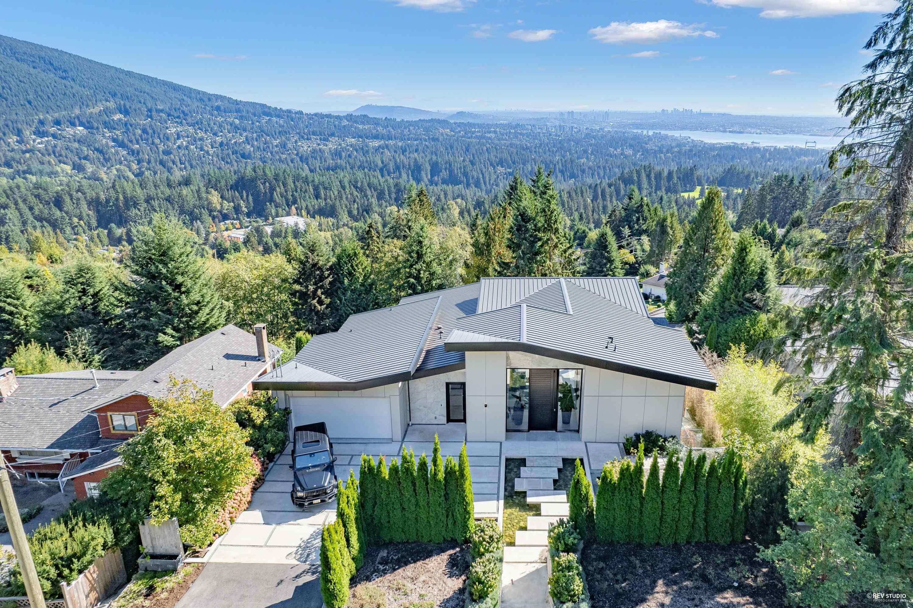 535 Craigmohr Drive, West Vancouver, BC