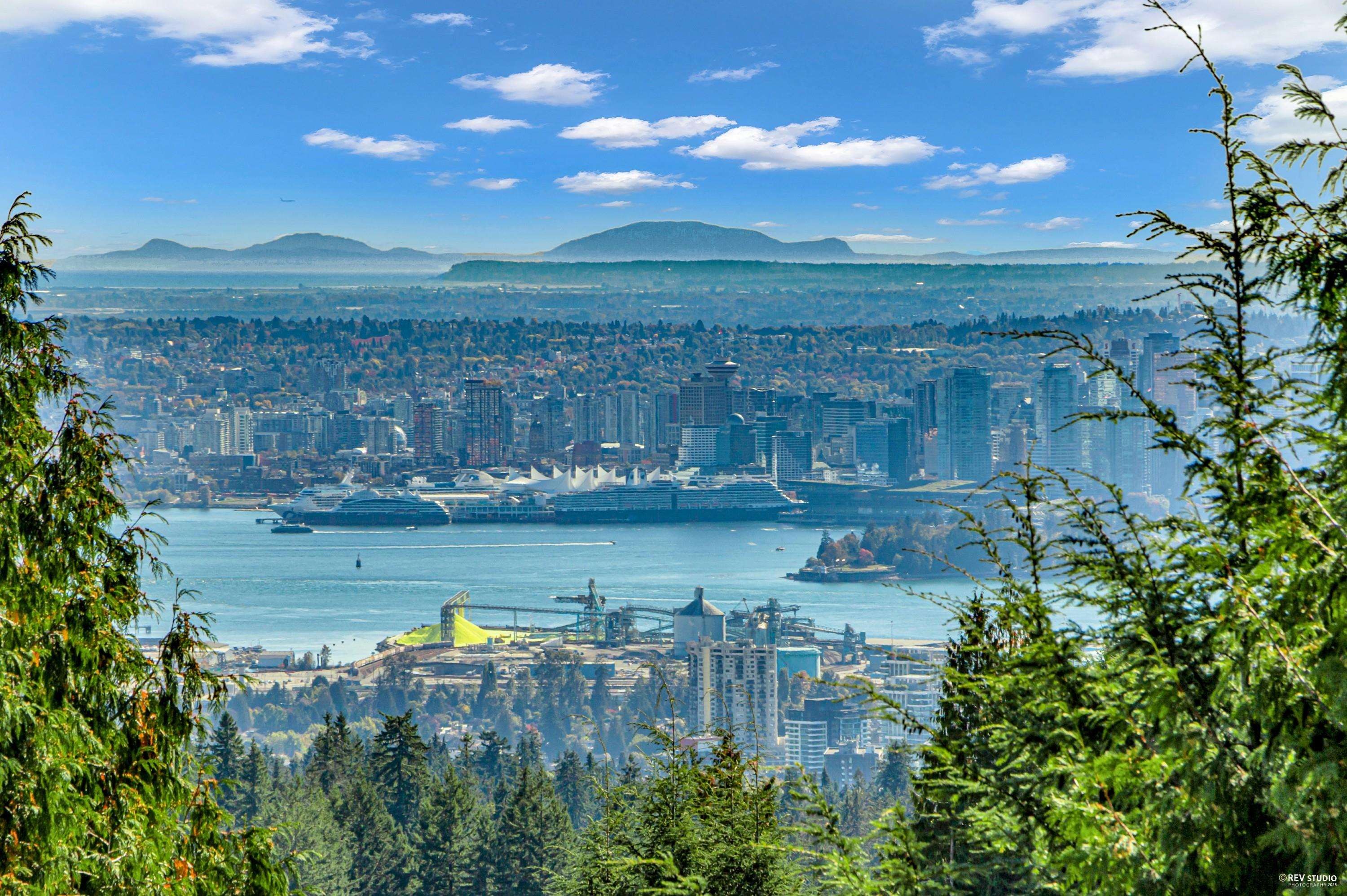 535 Craigmohr Drive, West Vancouver, BC