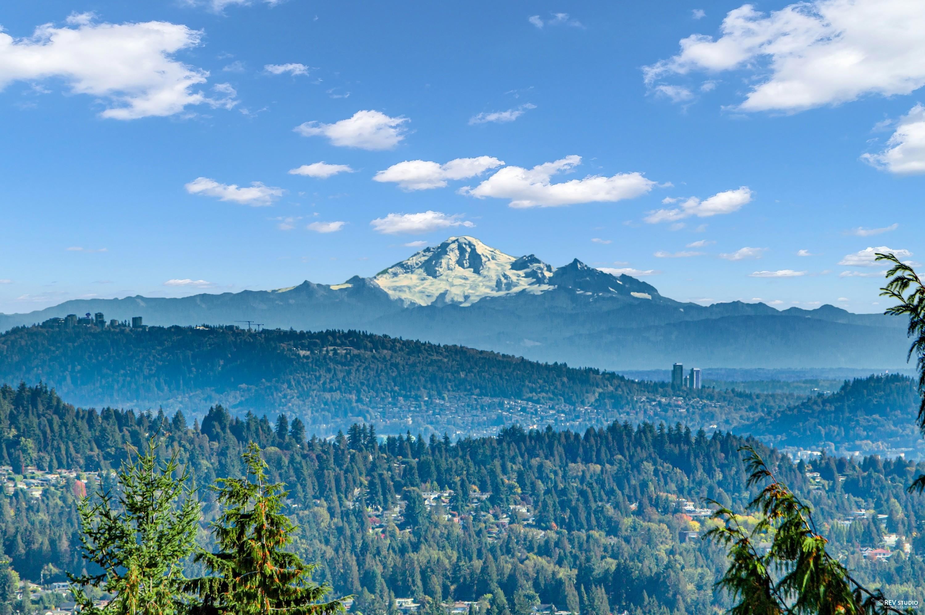 535 Craigmohr Drive, West Vancouver, BC
