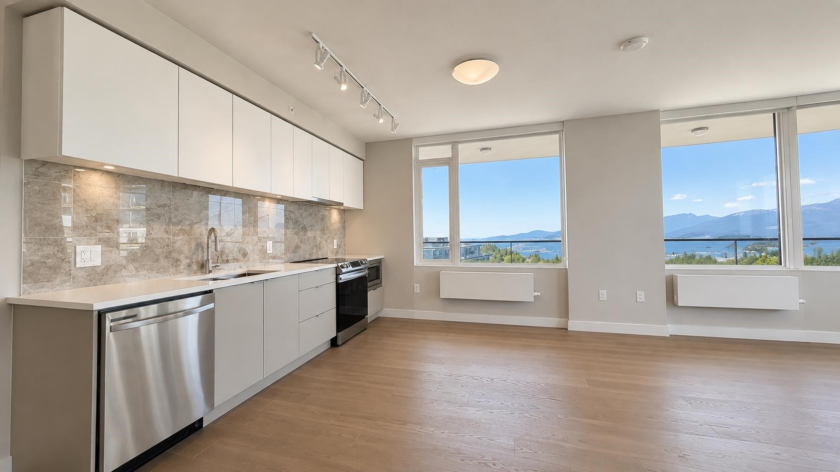 1301-8761 University Crescent, Burnaby, BC