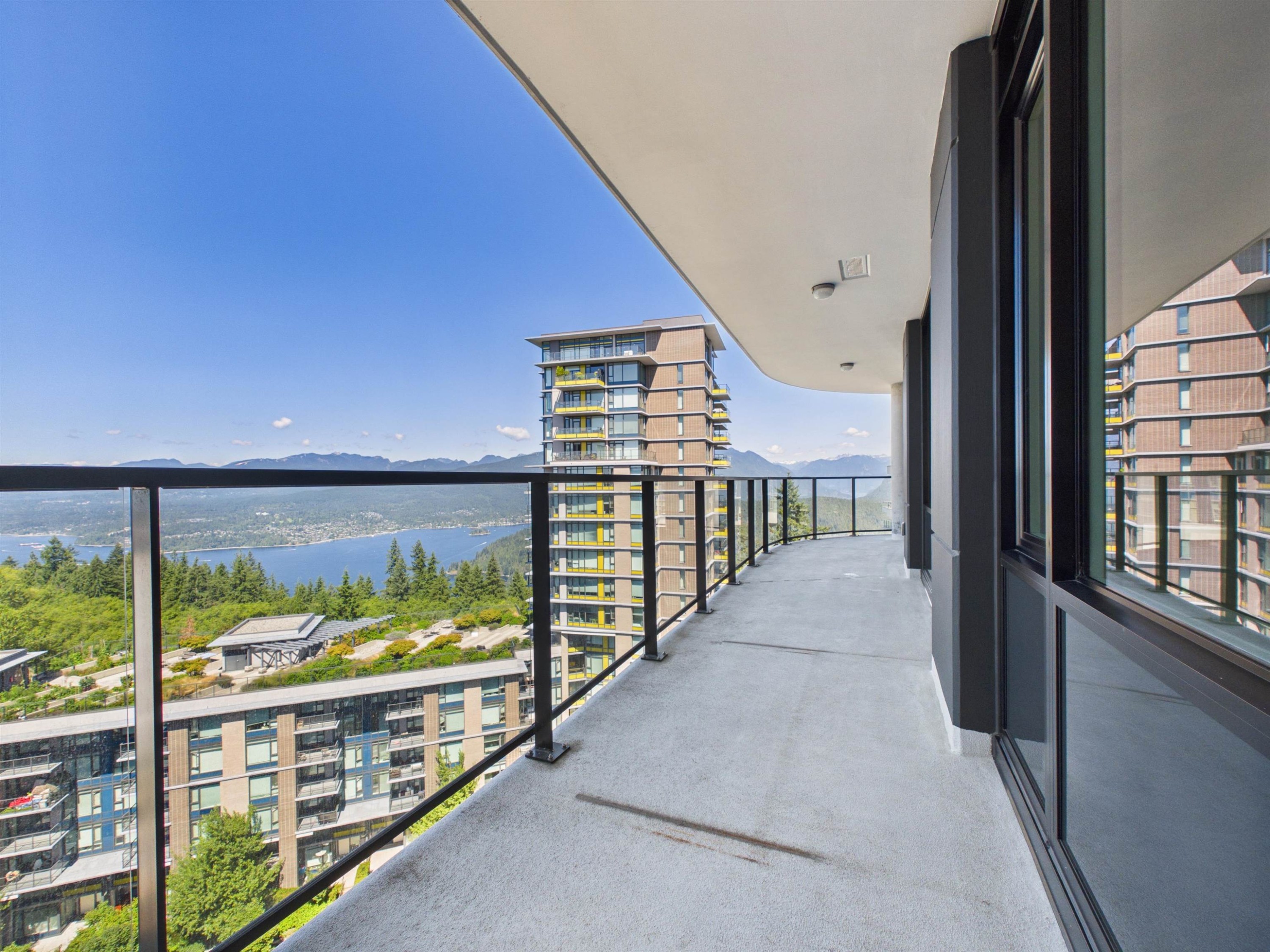 1301-8761 University Crescent, Burnaby, BC