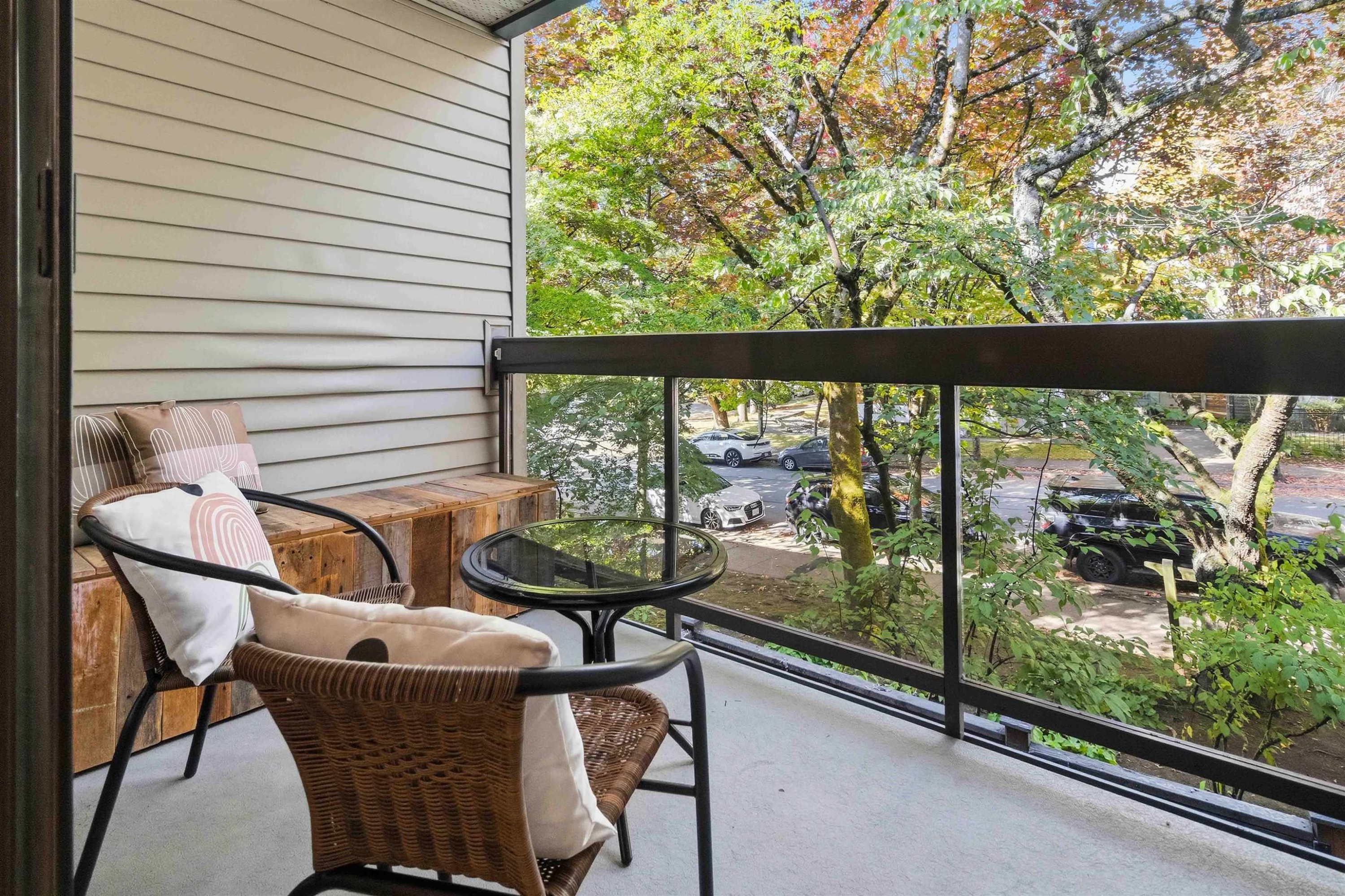 208-1422 3Rd Avenue E, Vancouver, BC