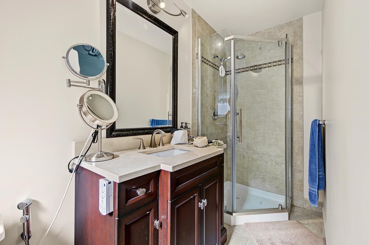 1090 35Th Avenue E, Vancouver, BC